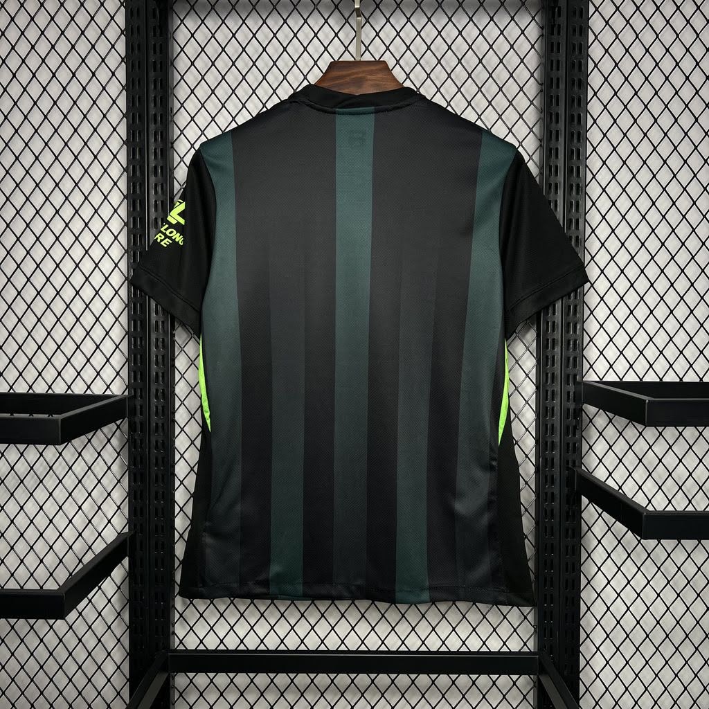 Wolfsburg 24/25 Away