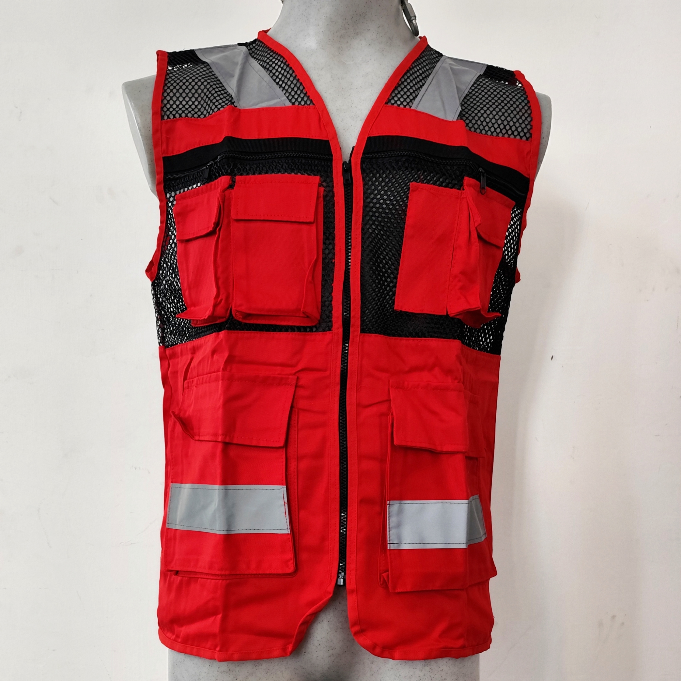 CHALECO MODELO CAZADOR TALLAS CH, M, G Y EG COLOR ROJO