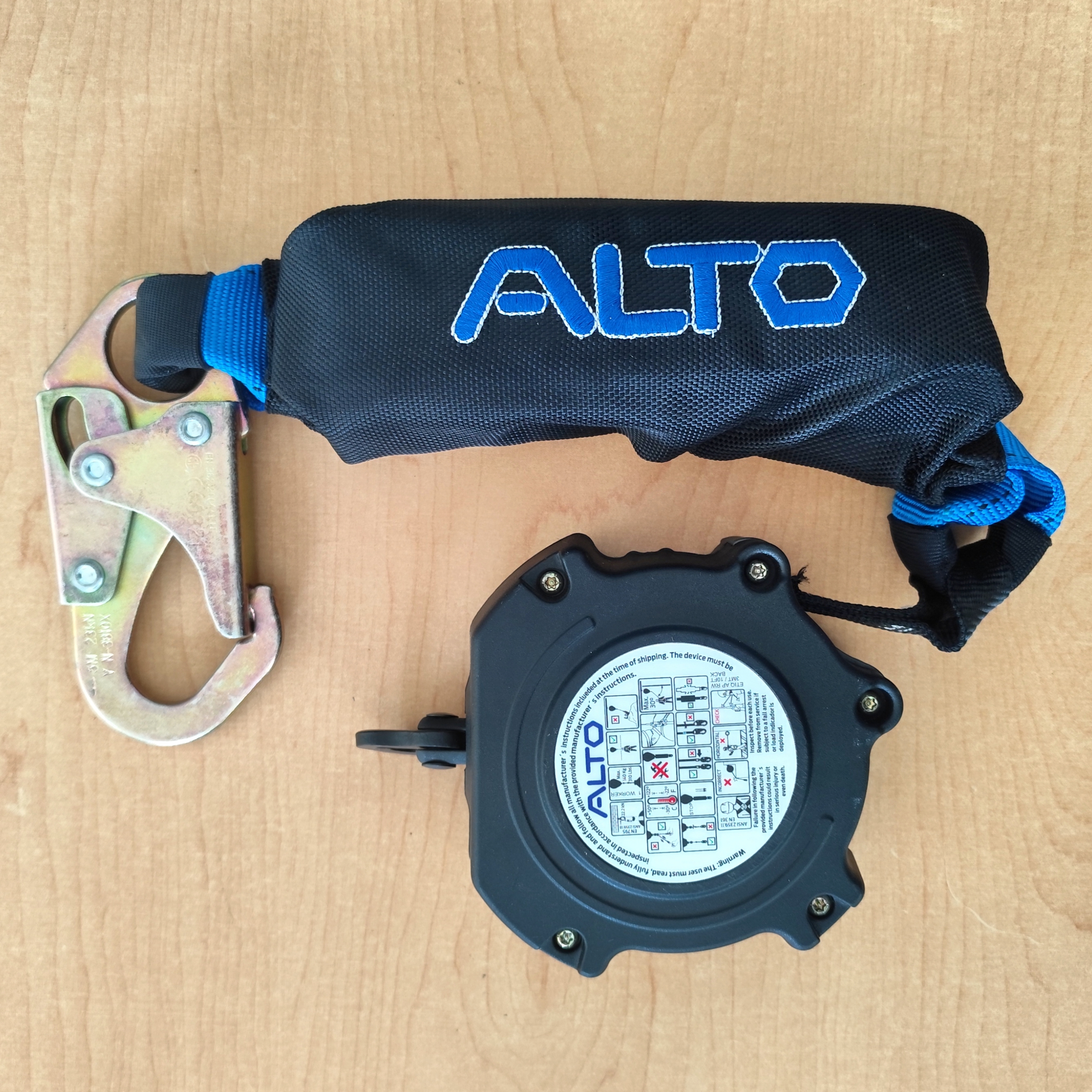 Retráctil ALTO 10 ft (3 m)