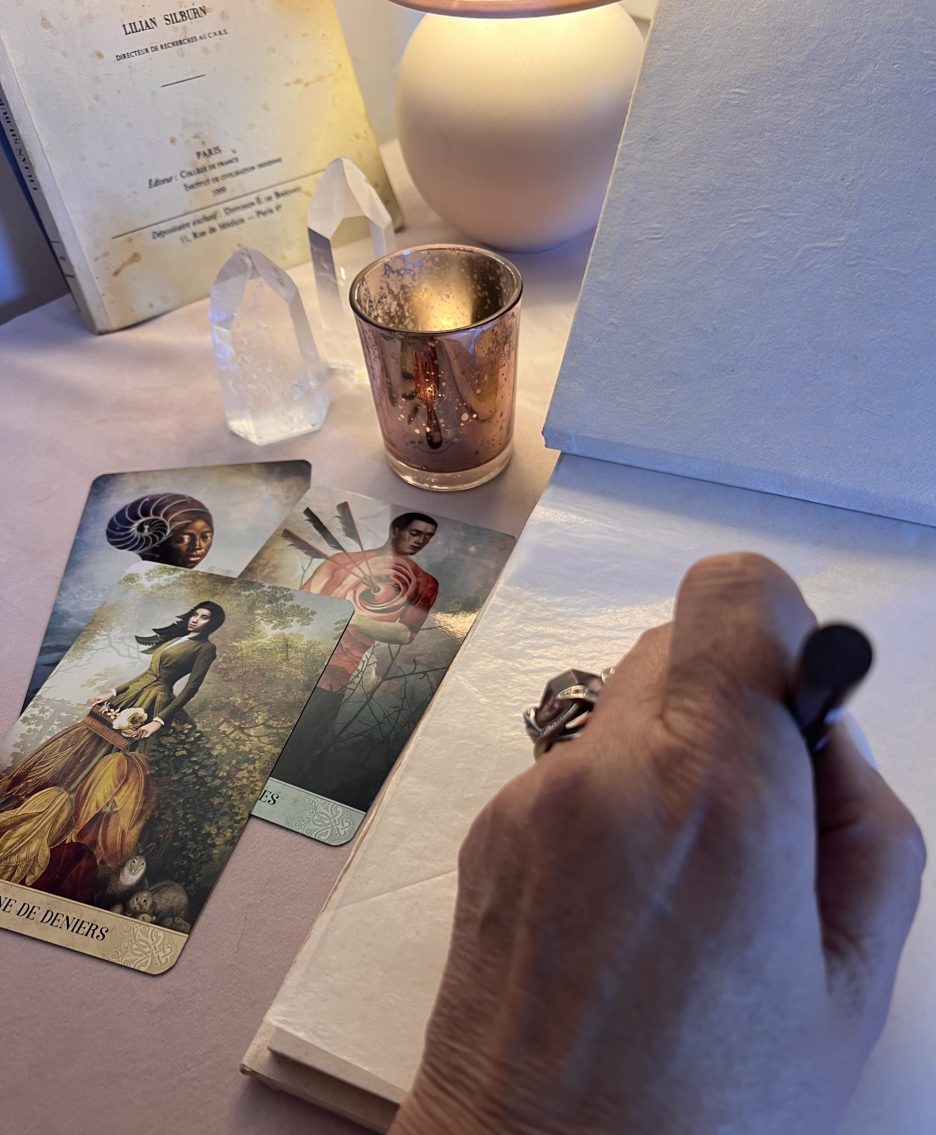 Guidance intuitive avec tirage de cartes