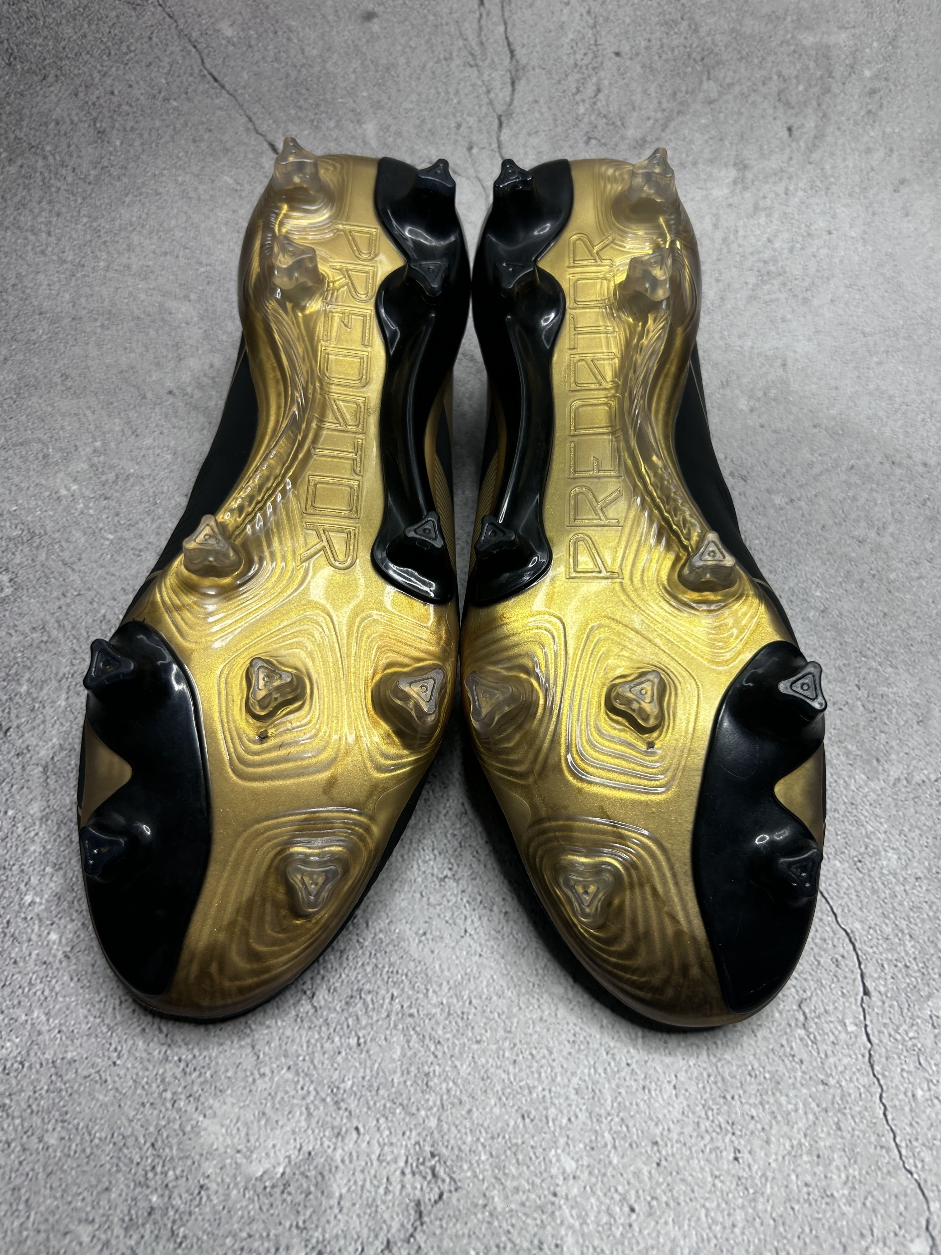 Predator 30 Belligold Laceless