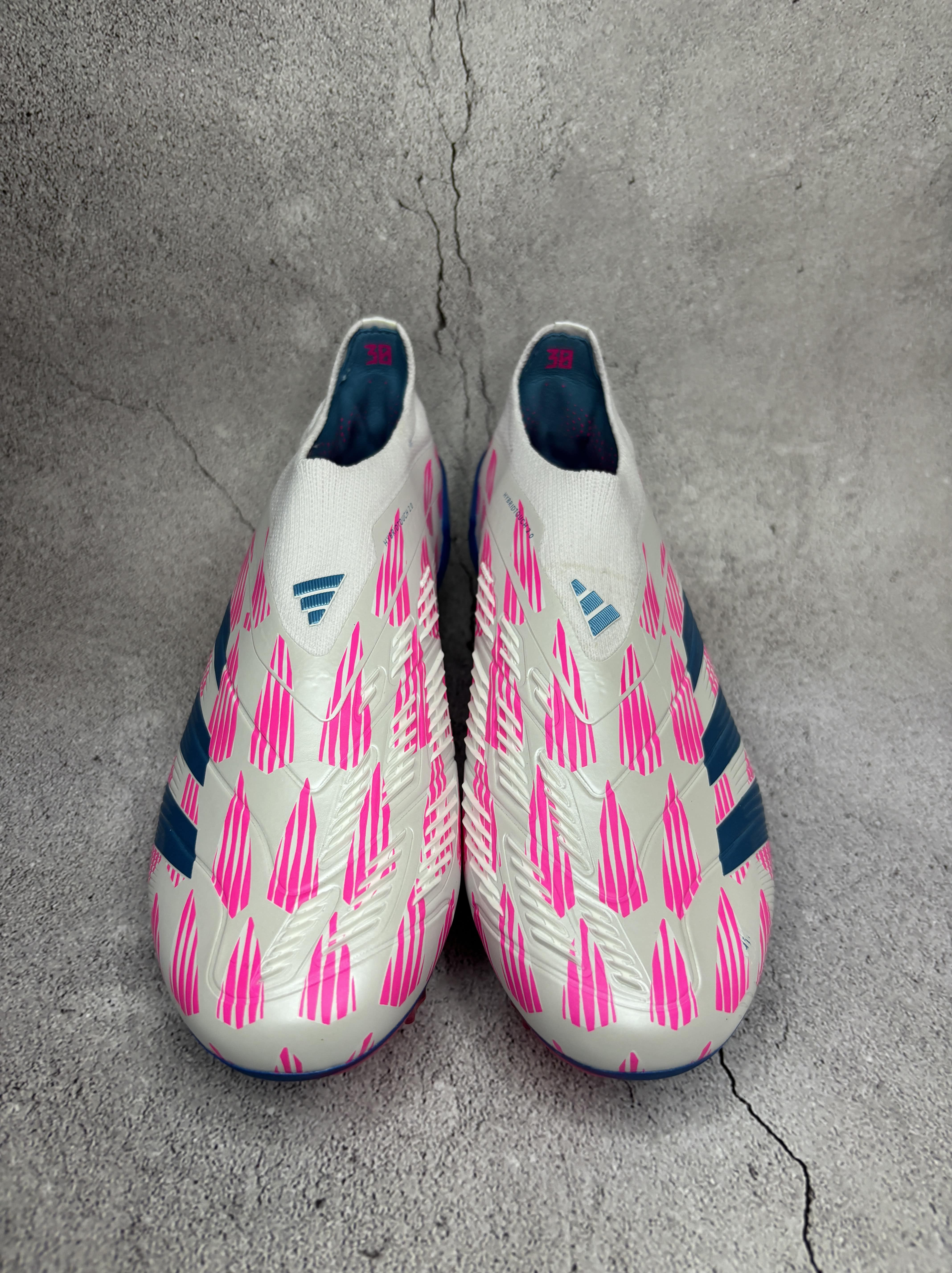 Predator 30 Bluepink Colourway Laceless