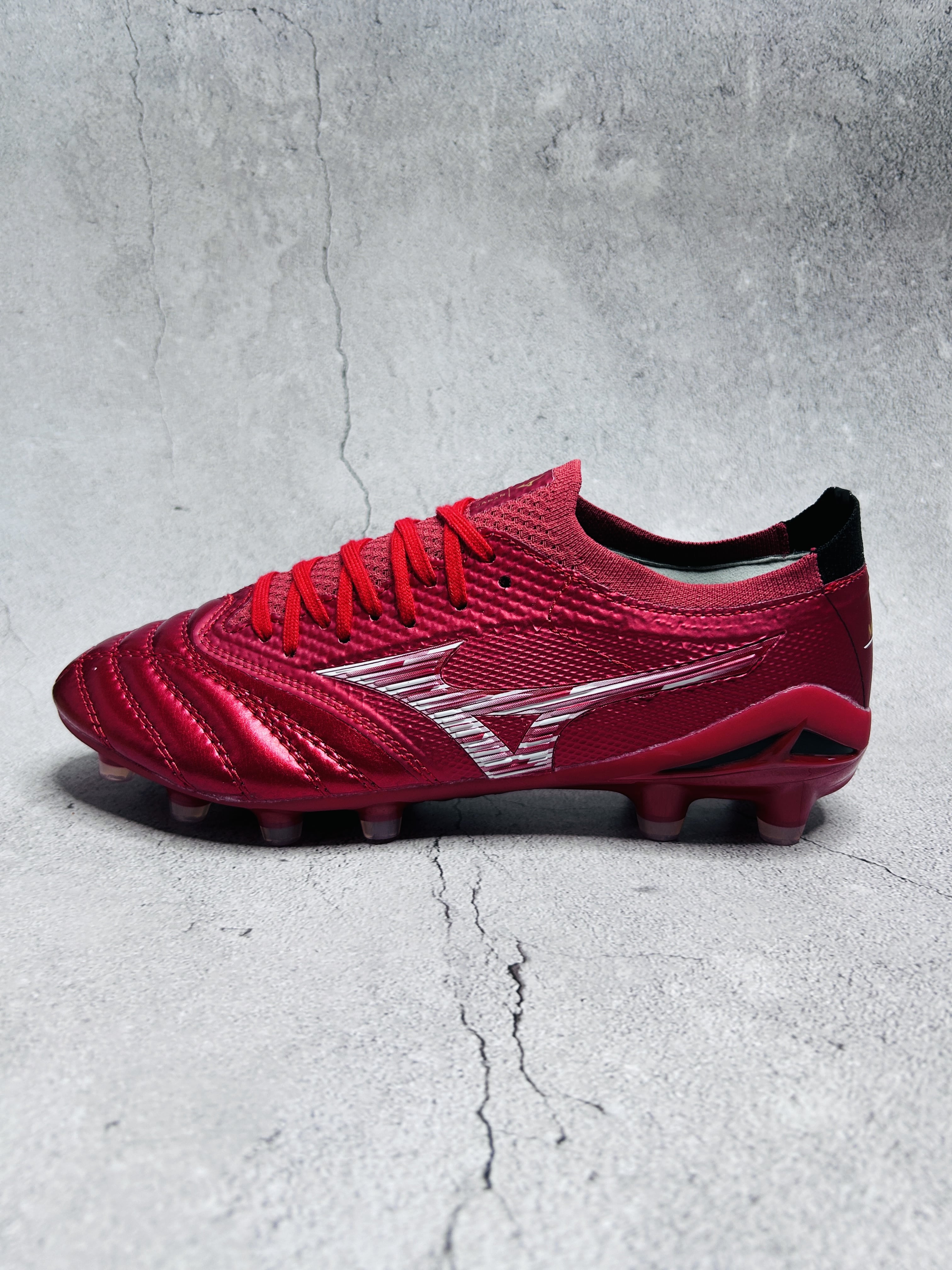 Mizuno Red White colourway