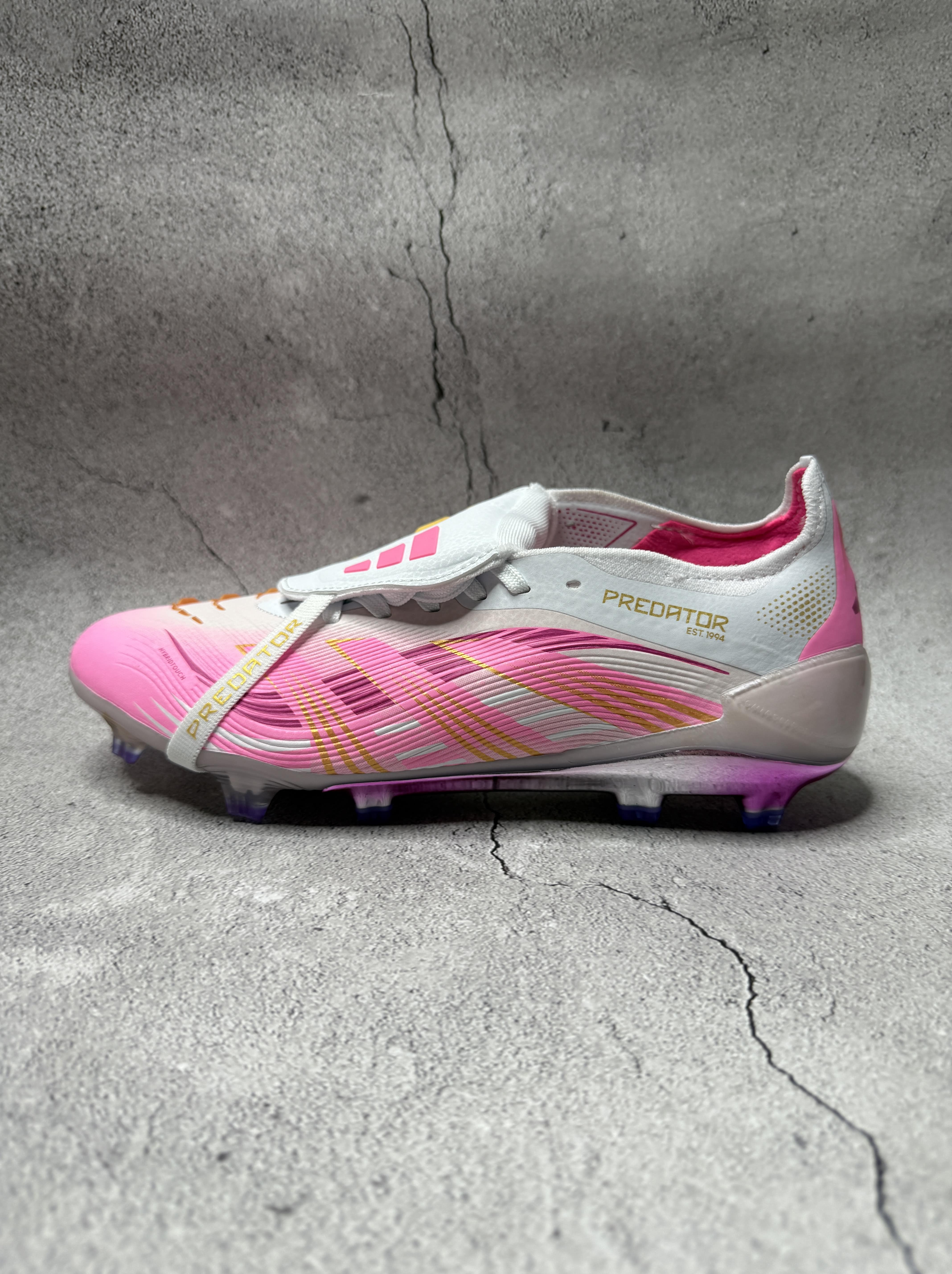 Predator 30 White & Pink Colourway