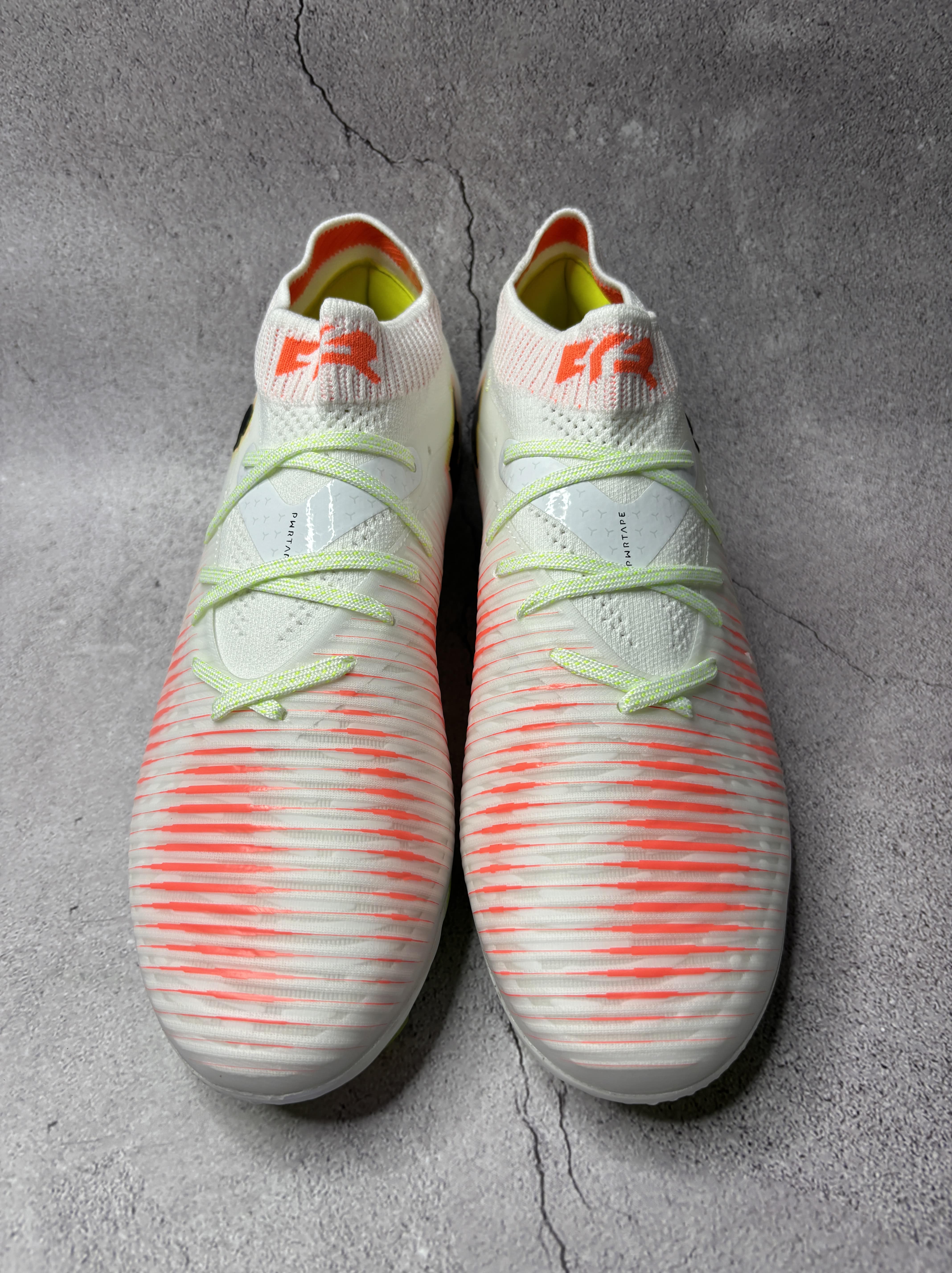 Future 8 white