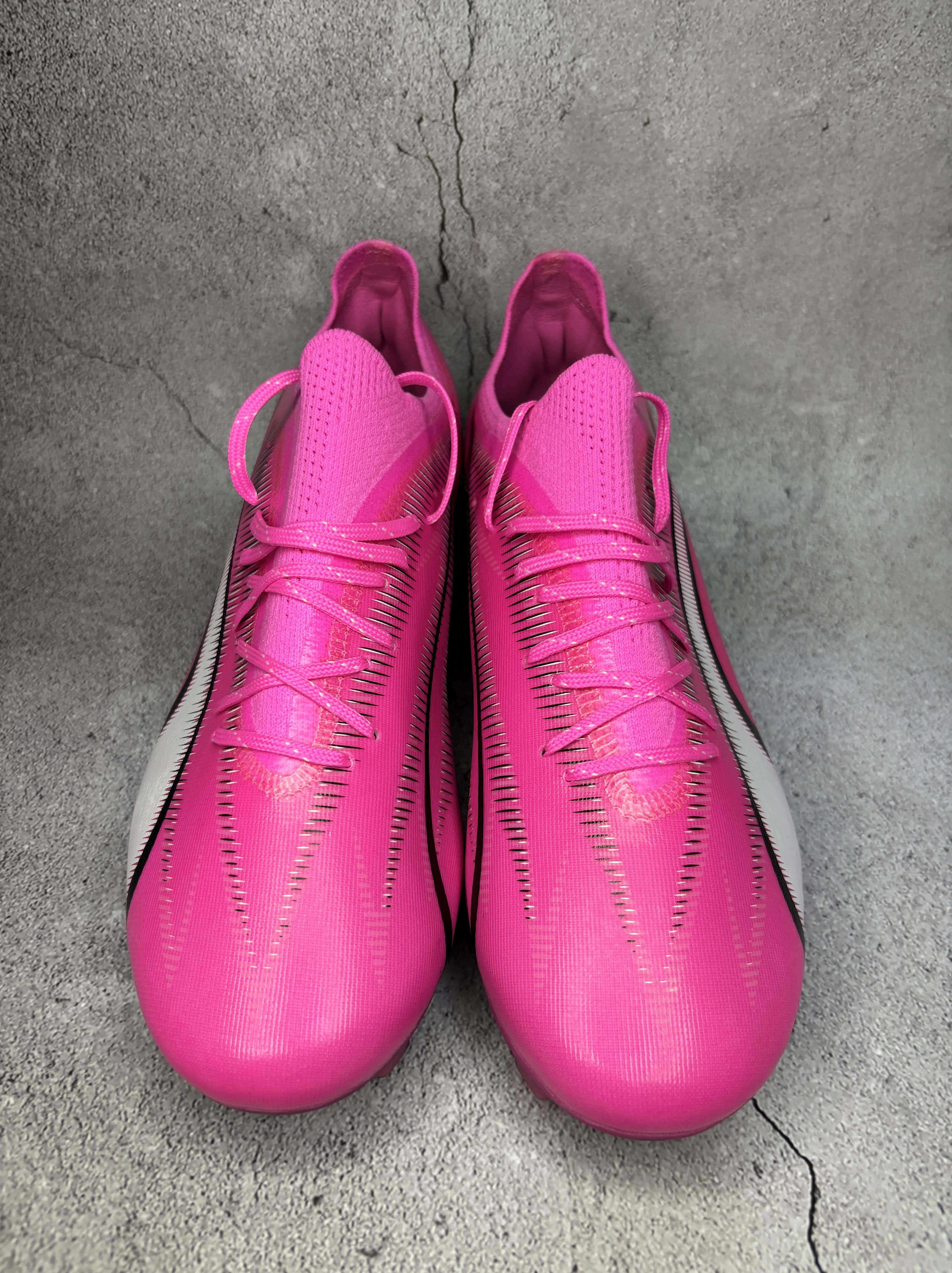 Ultra ultimate vibrant pink
