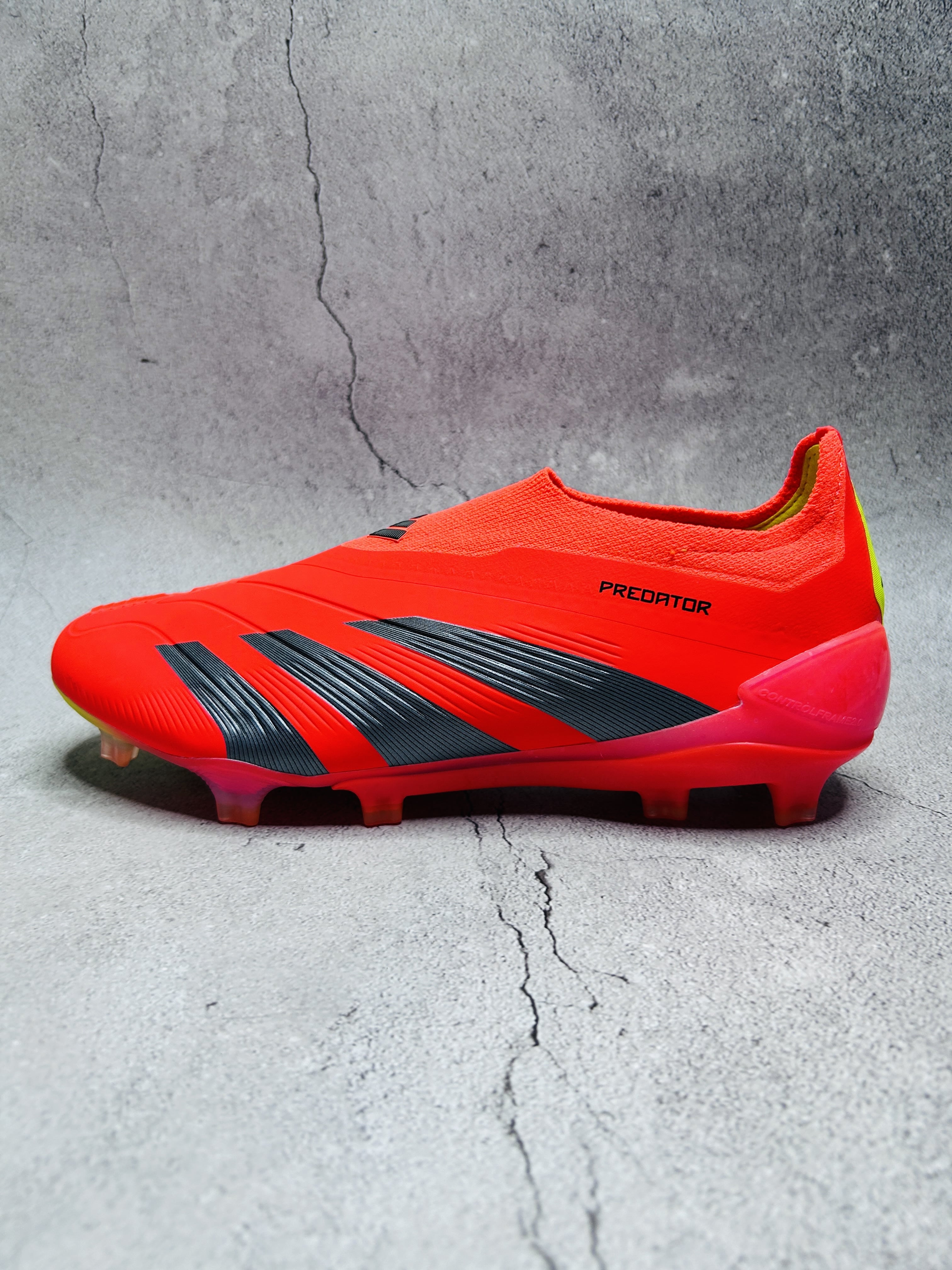 Predator 30 Solar Laceless