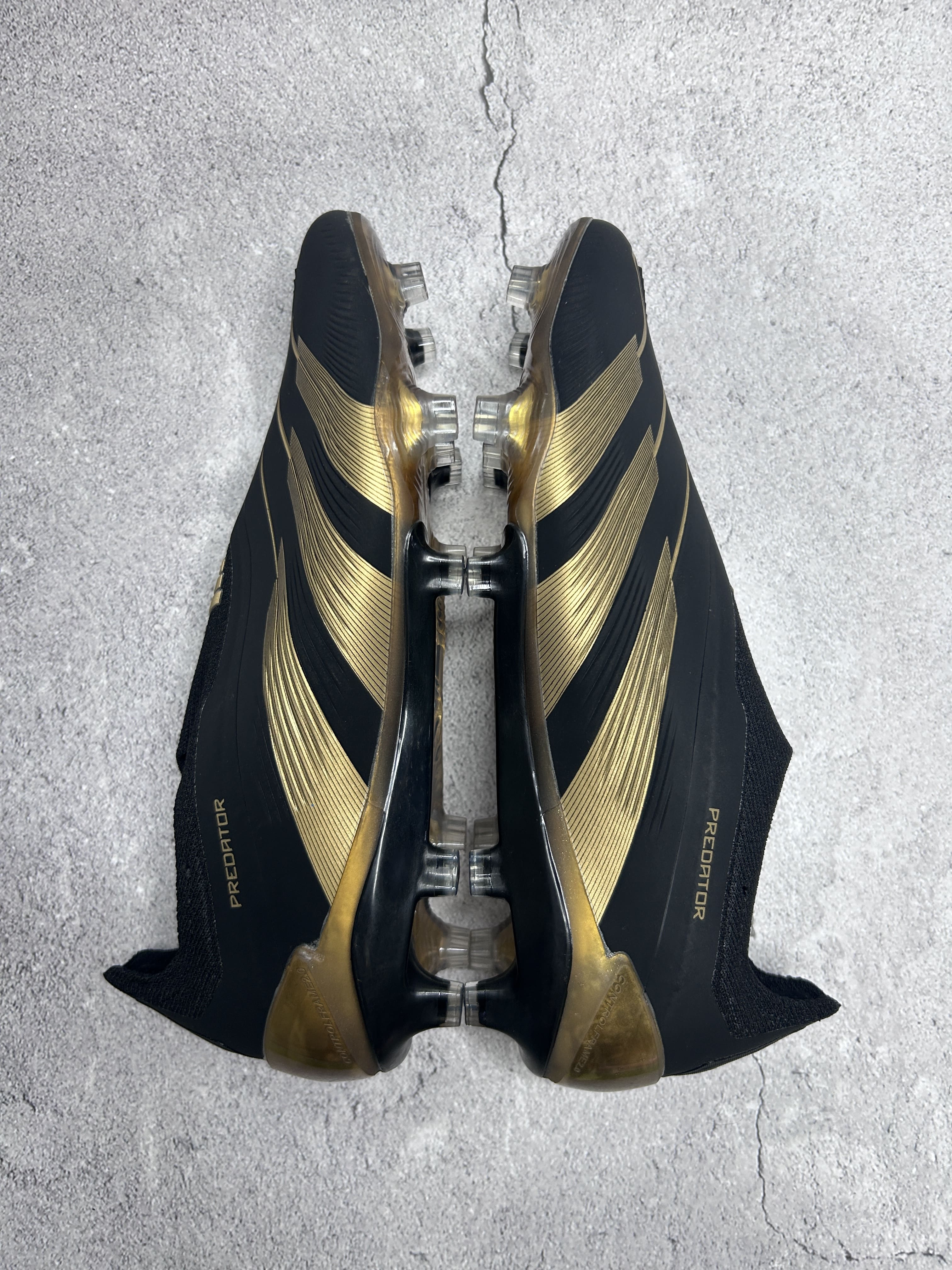 Predator 30 Belligold Laceless