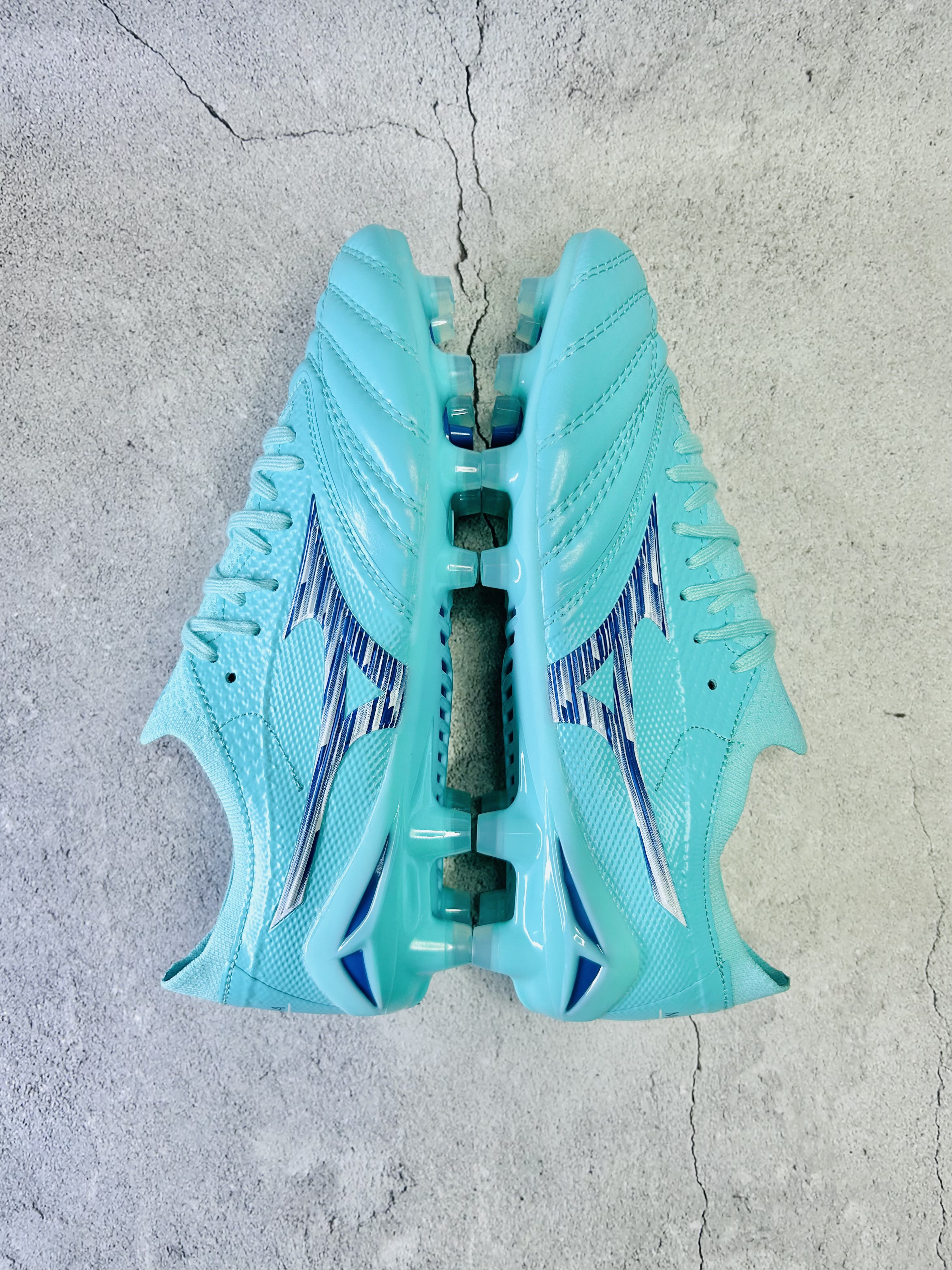 Mizuno Sky Blue colourway