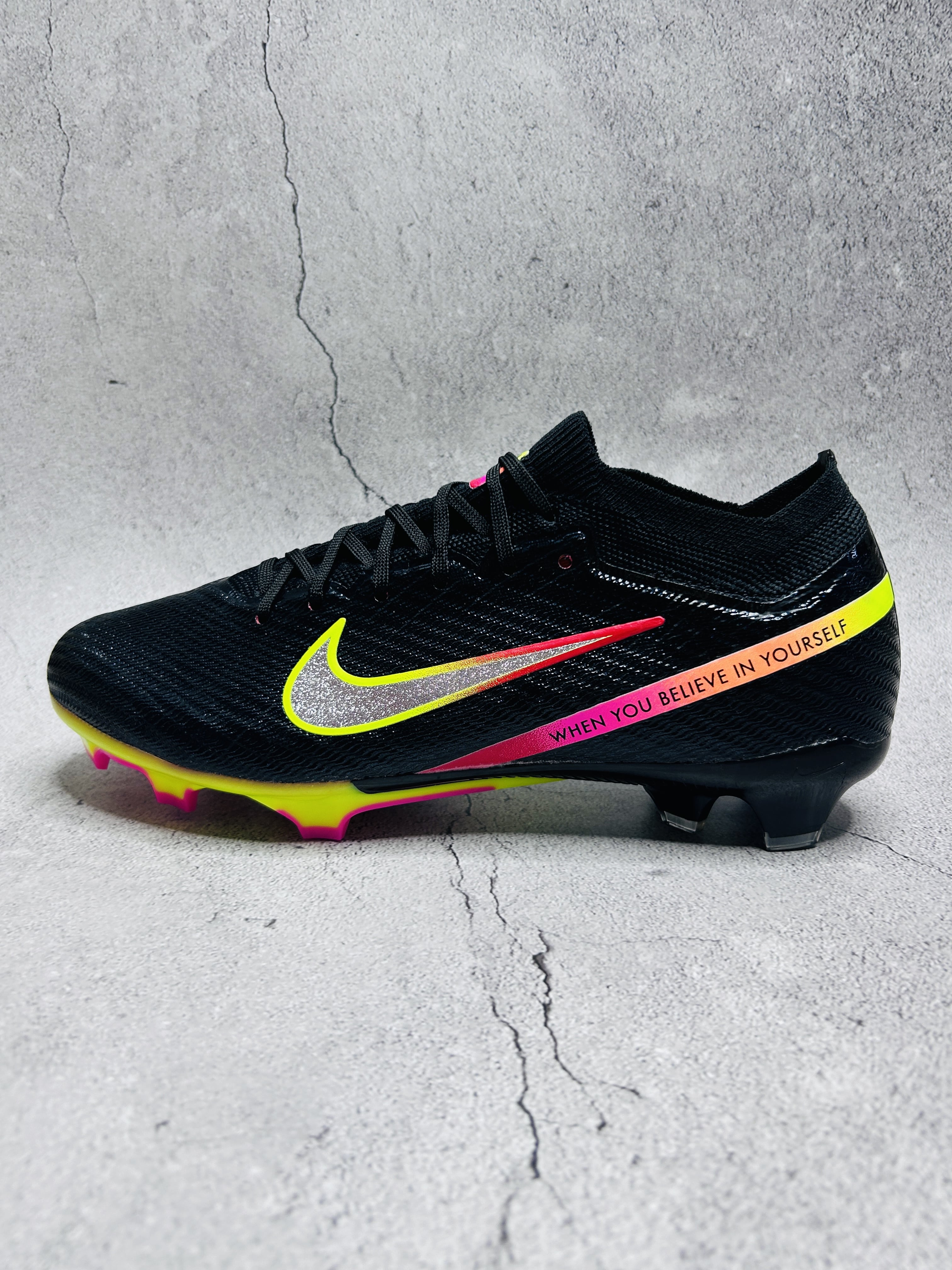 Mercurial vapor 15 Rashford black colourway