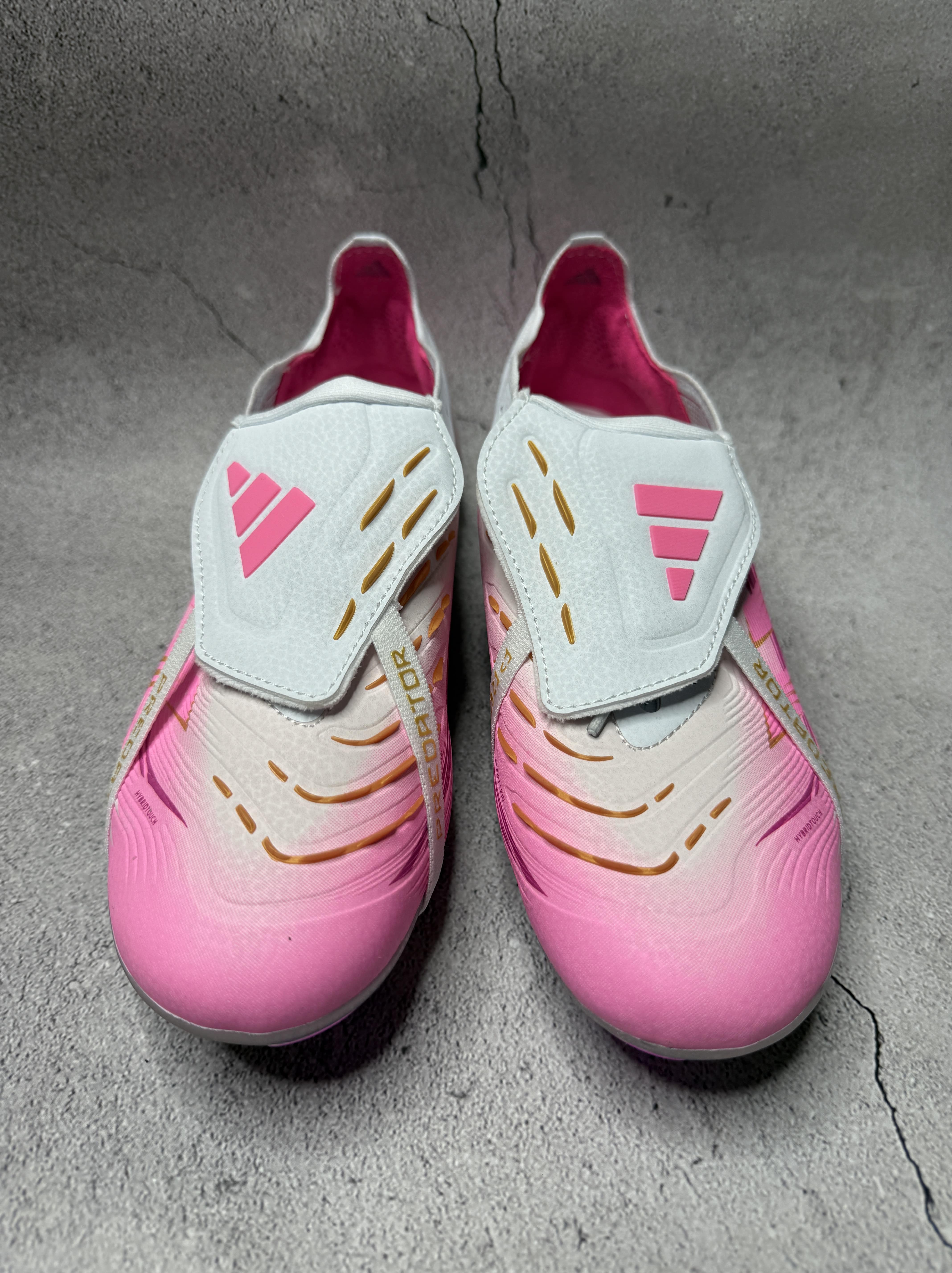 Predator 30 White & Pink Colourway