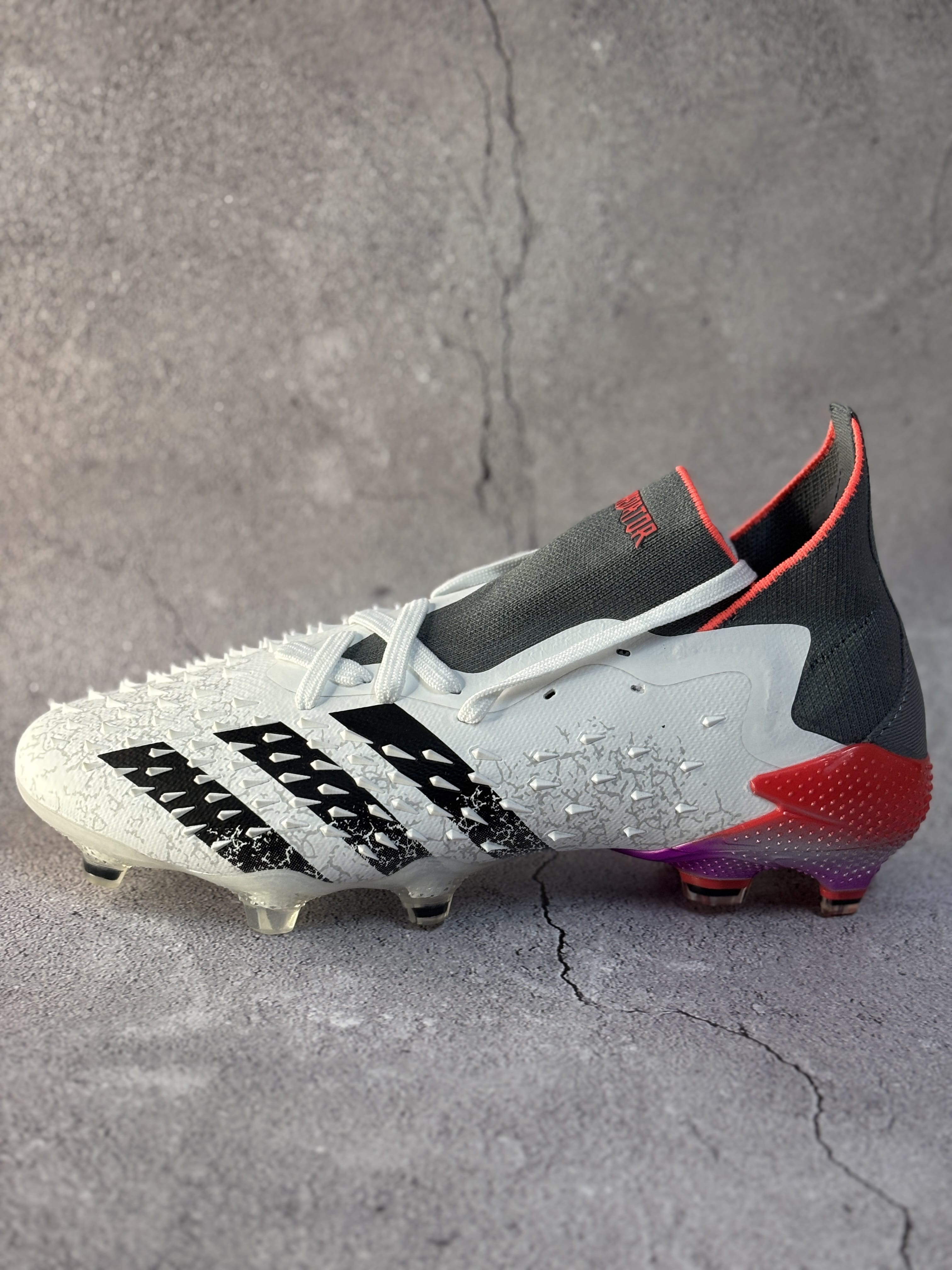 Predator Freak Metallic Silver Red
