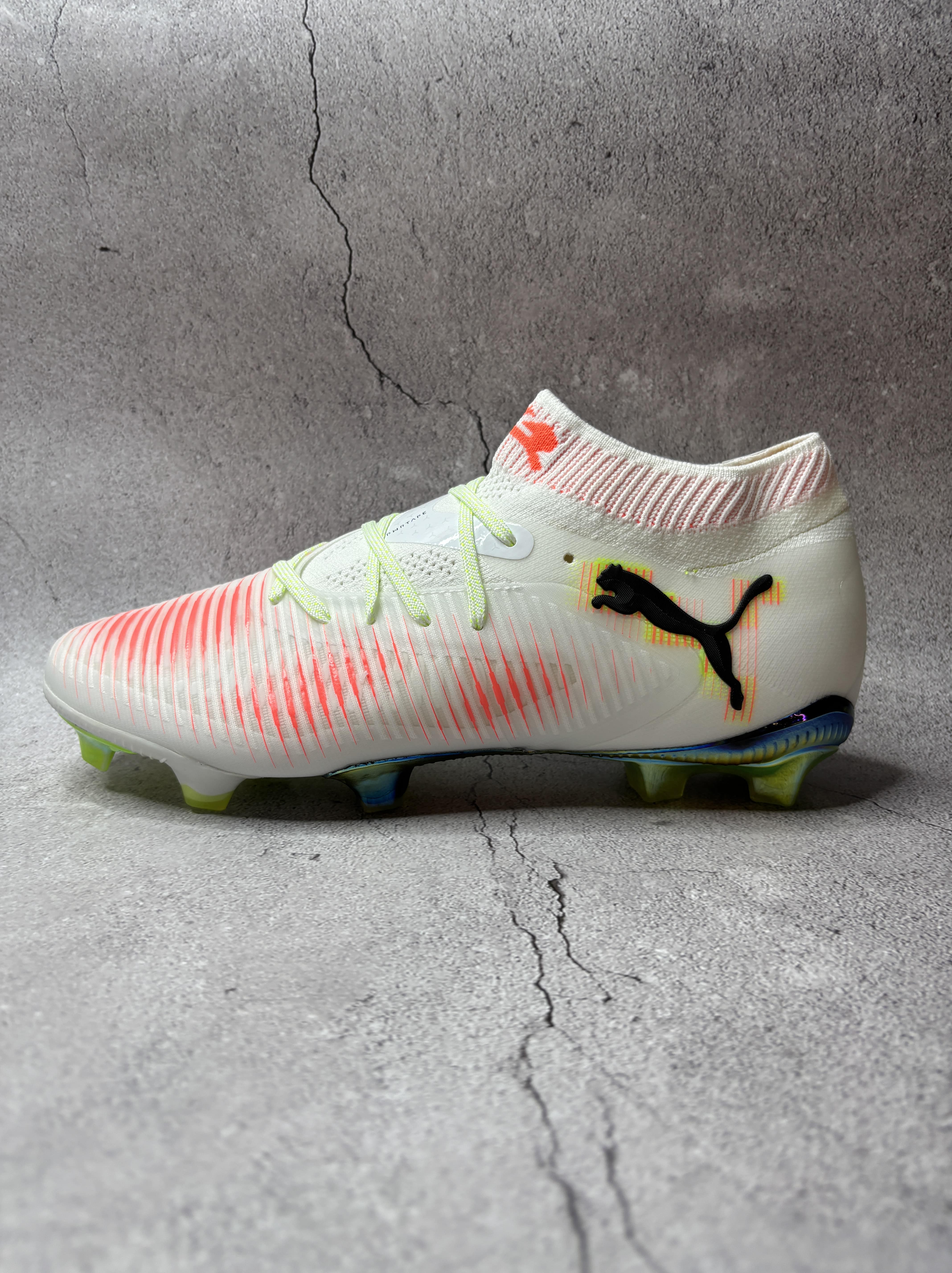 Future 8 white