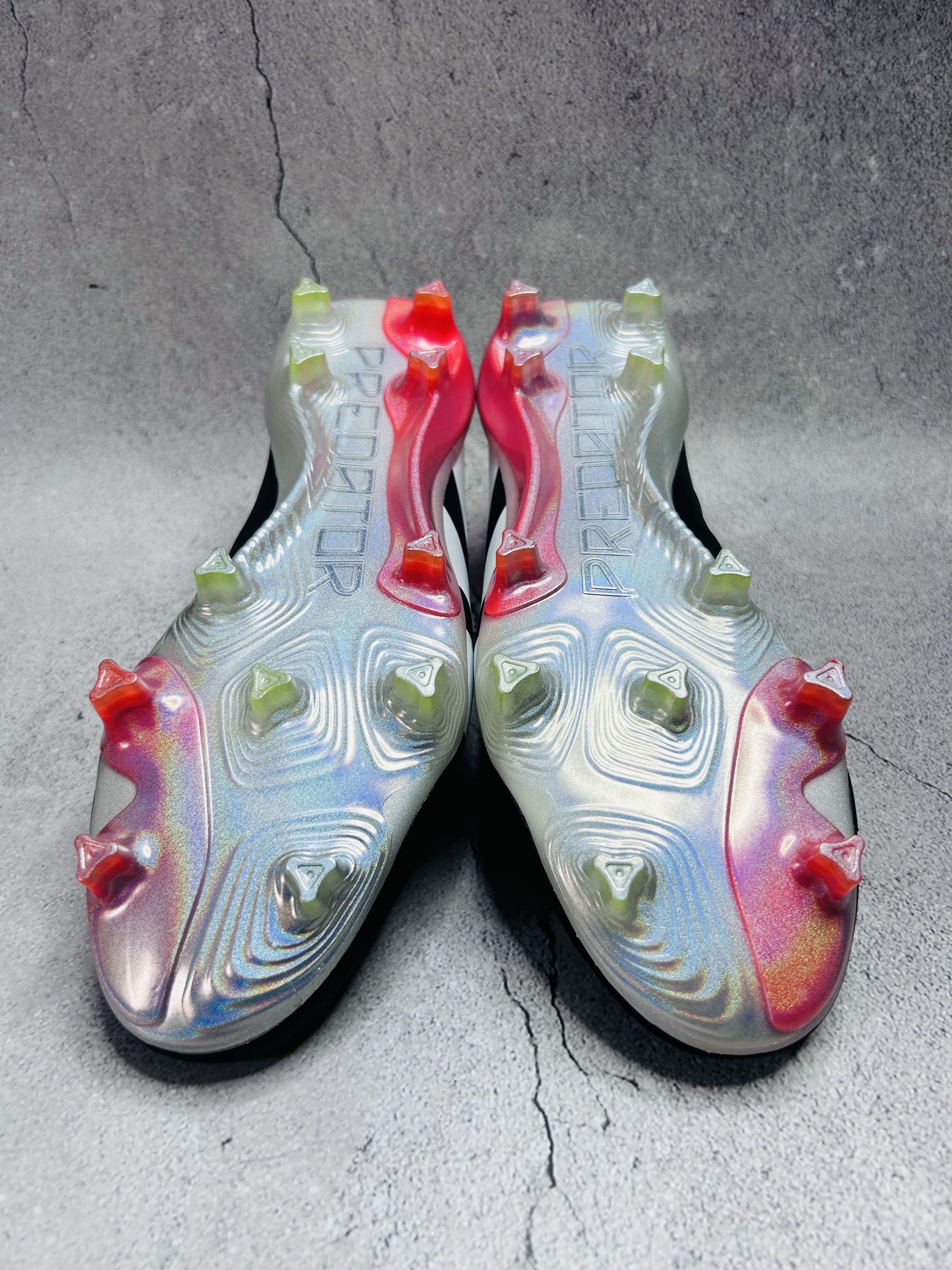 Predator 30 Orange colourway laceless