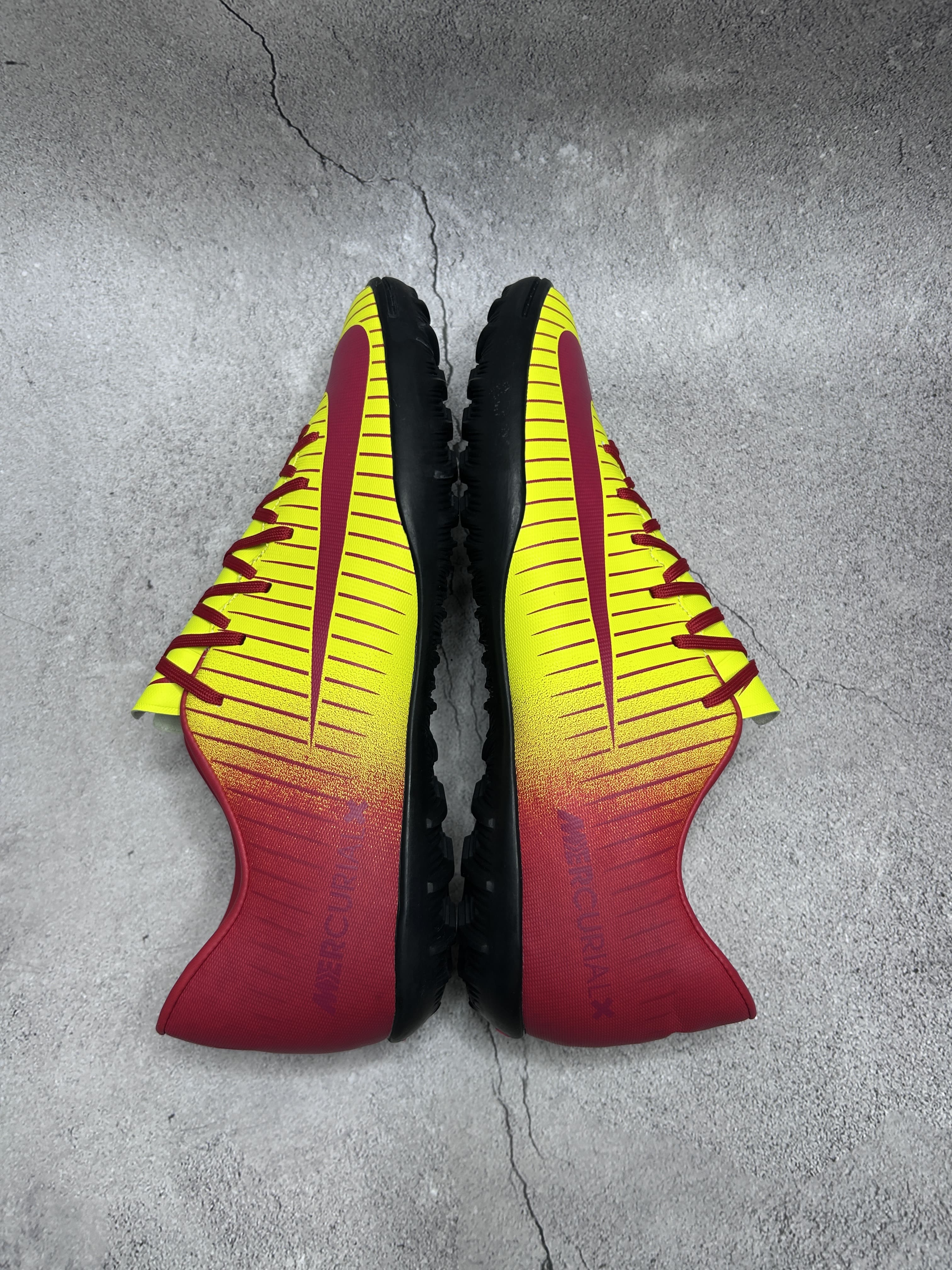 Mercurial vapor 11 Yellow red colourway TF