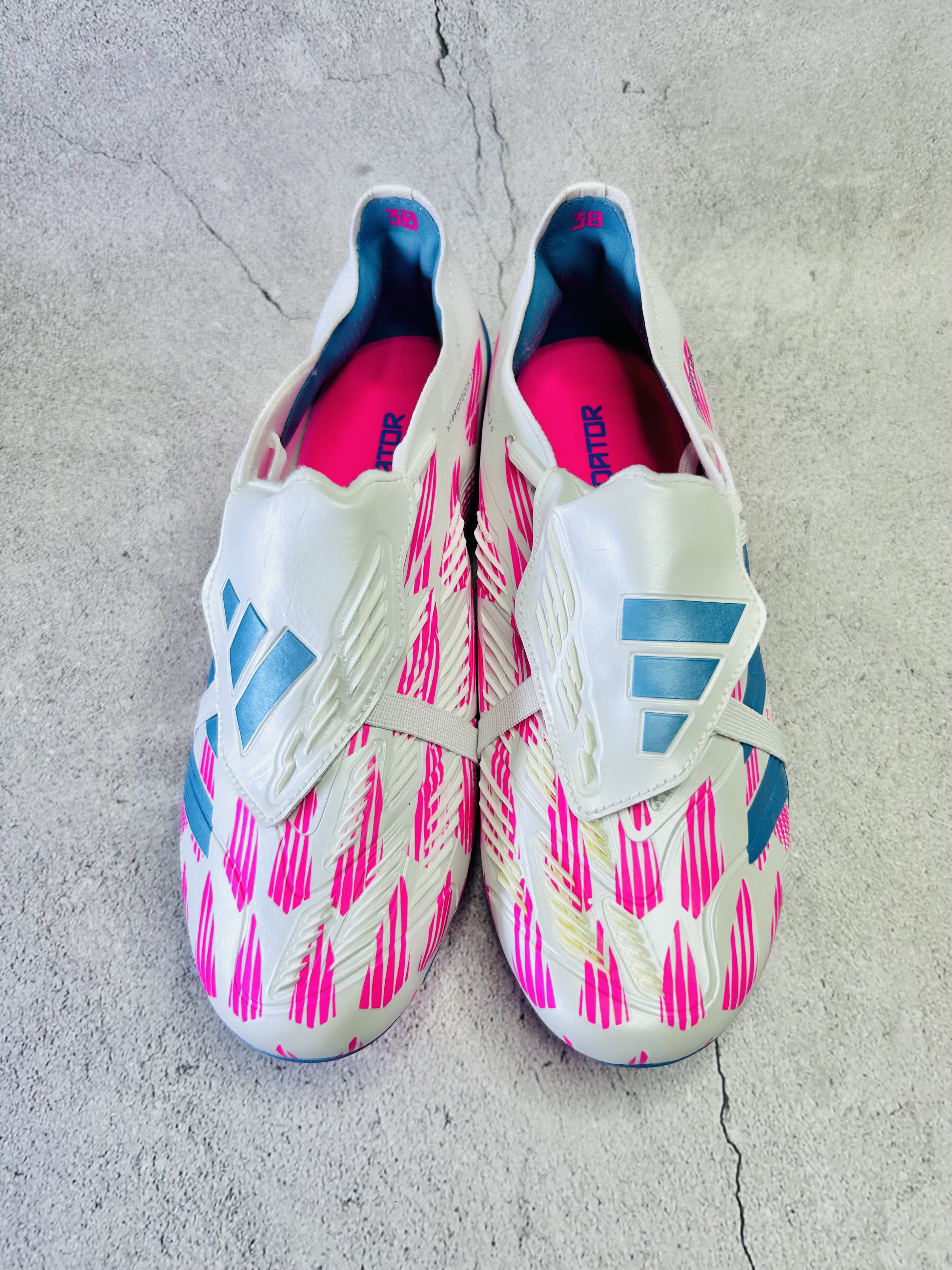 Predator 30 Bluepink Colourway