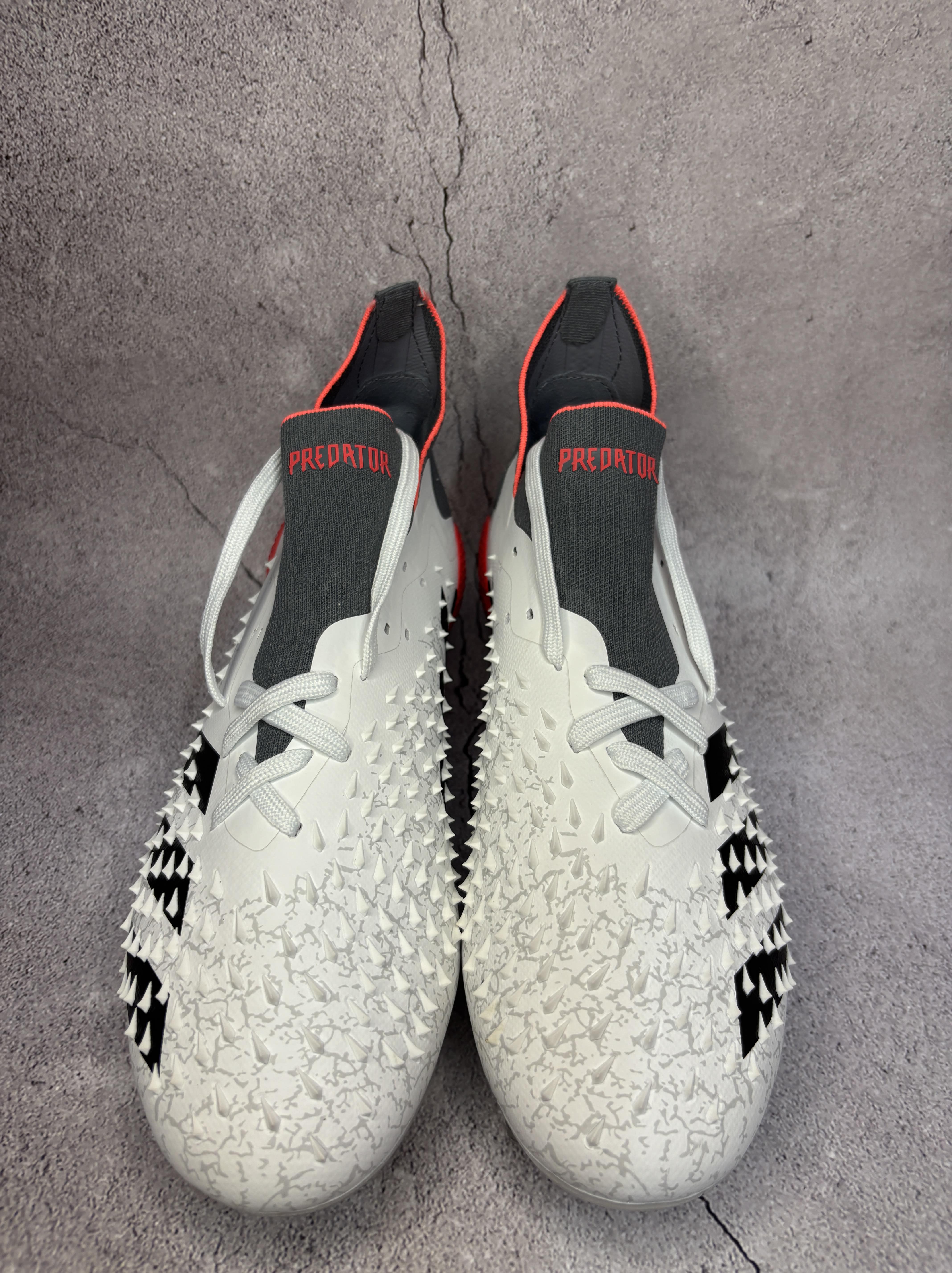 Predator Freak Metallic Silver Red