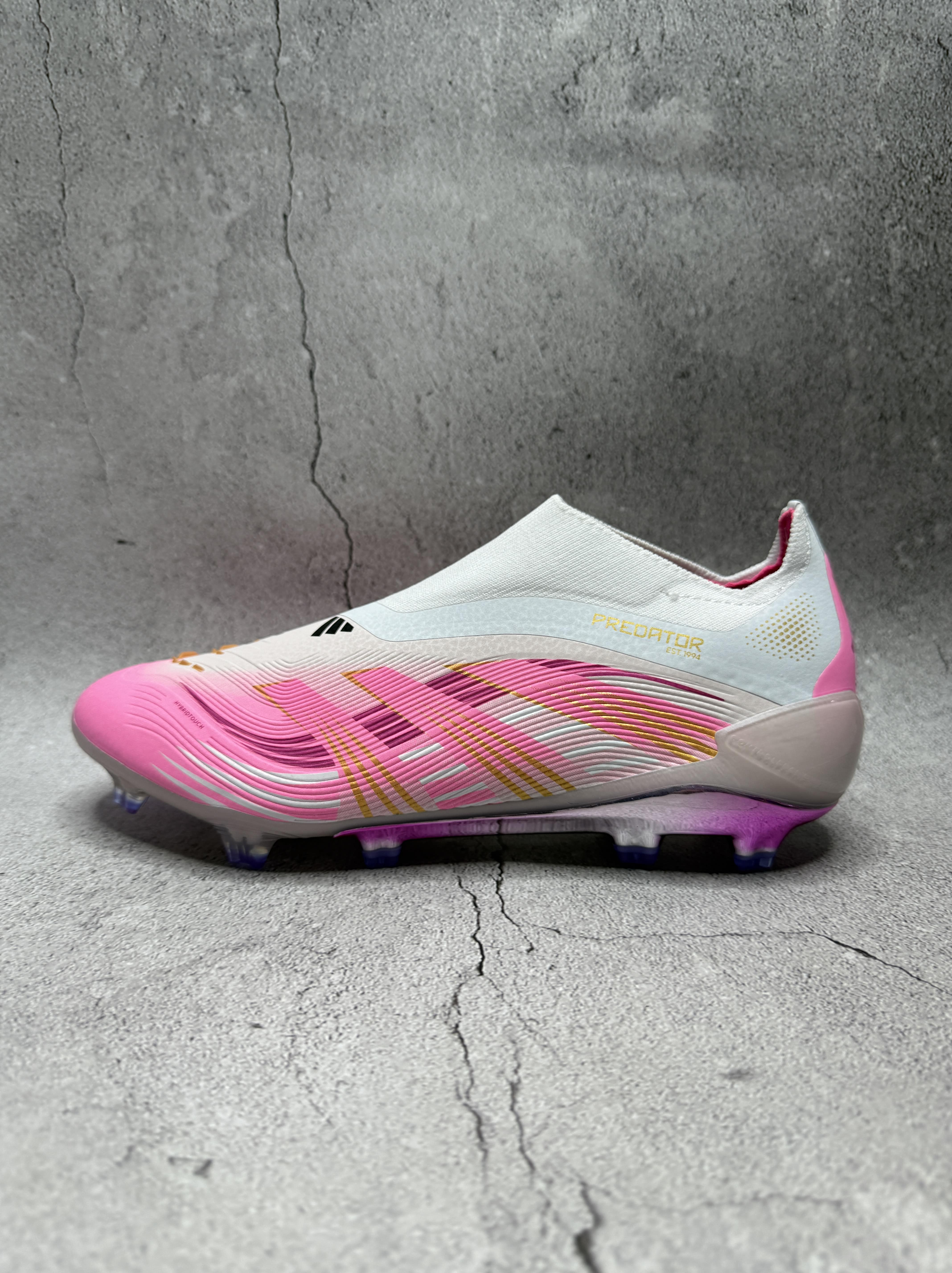 Predator 30 White & Pink Colourway Laceless