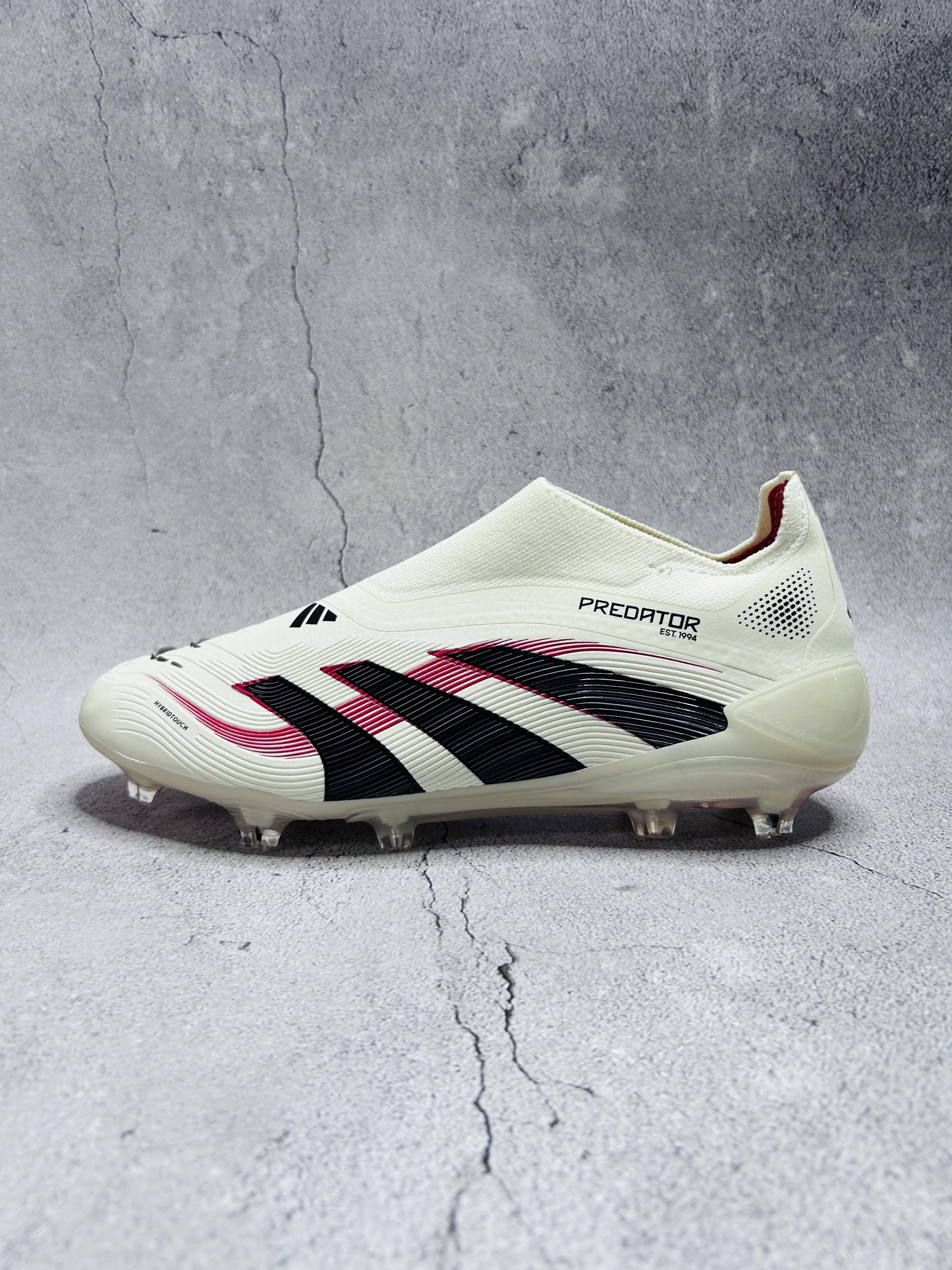 Predator Champagne 2025 edition Laceless