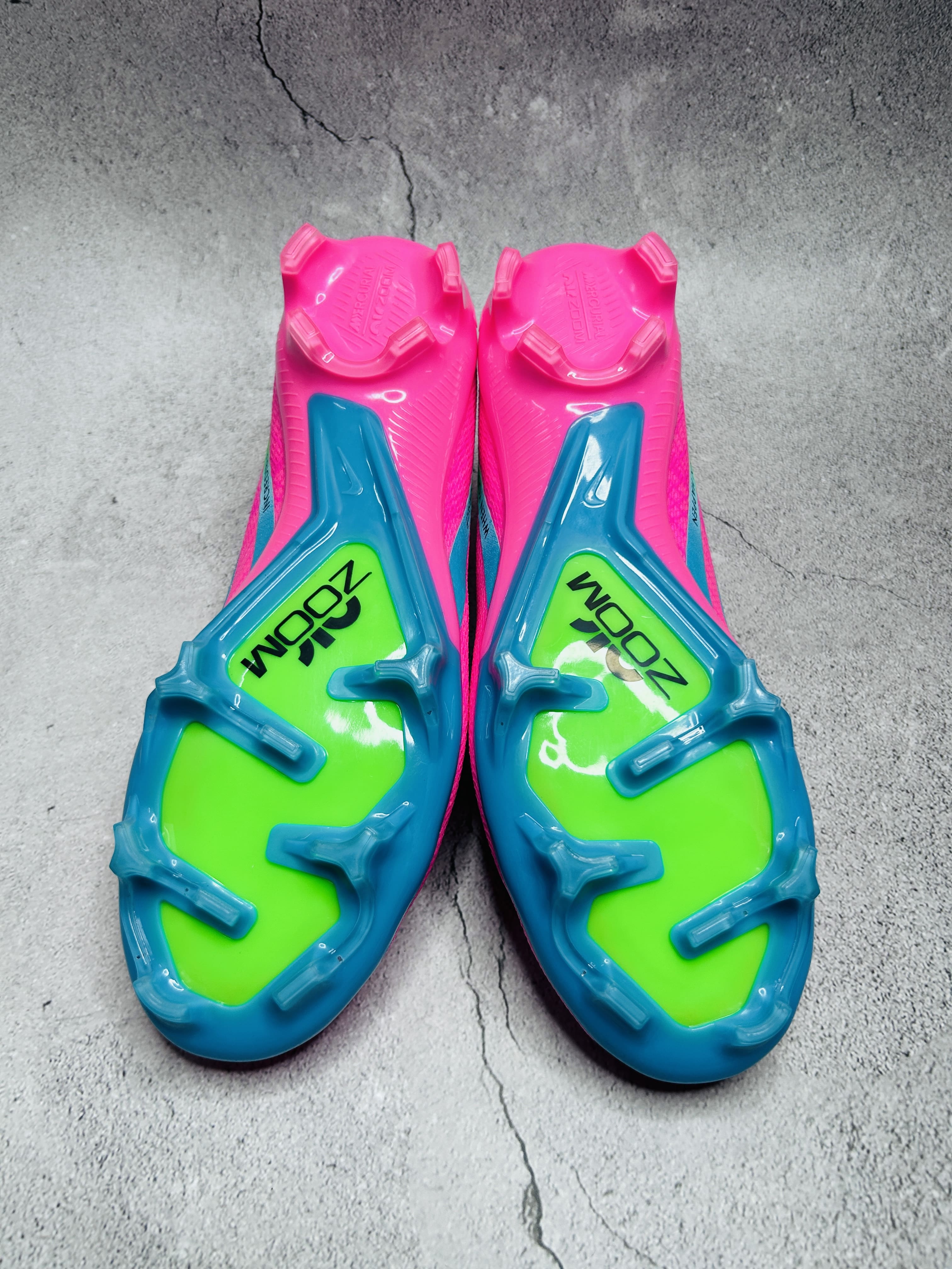 Mercurial vapor 15 Rashford Pink colourway