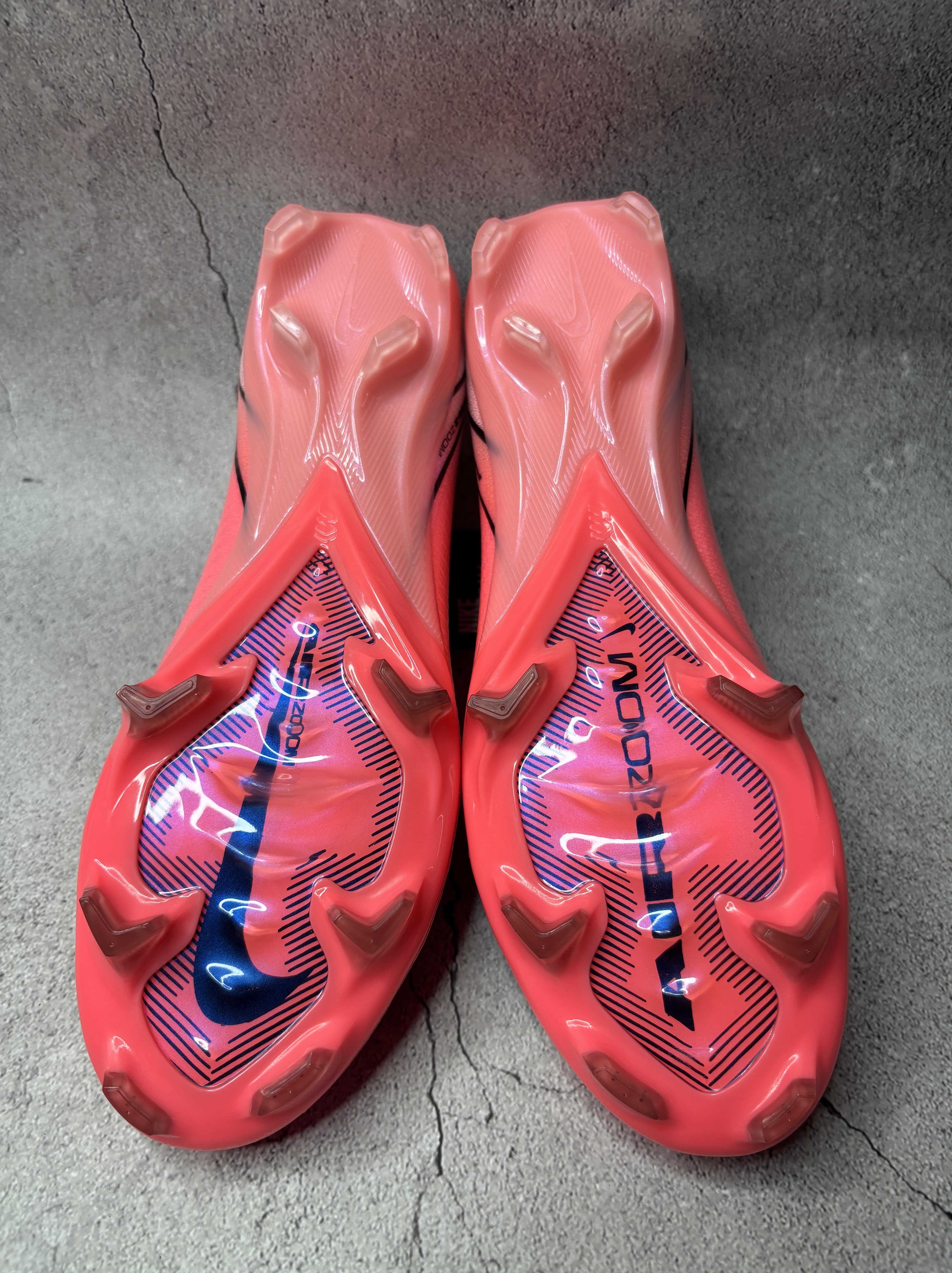 Mercurial Vapor 16 Light Pink Colourway