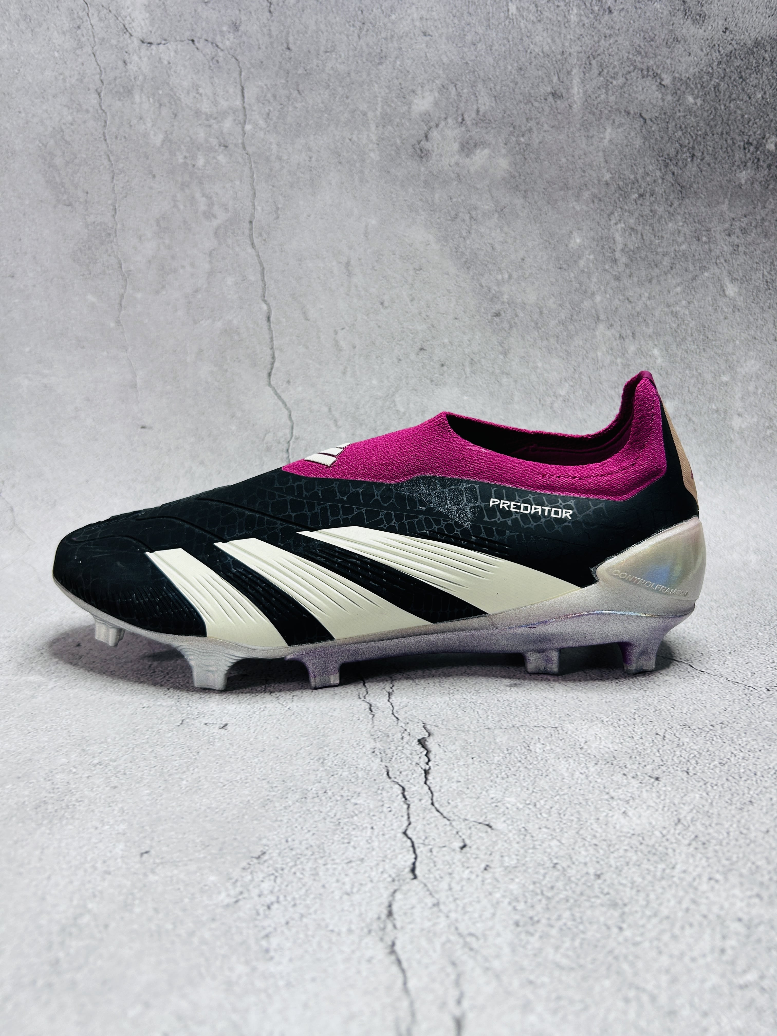 Predator 30 Purple Colourway Laceless