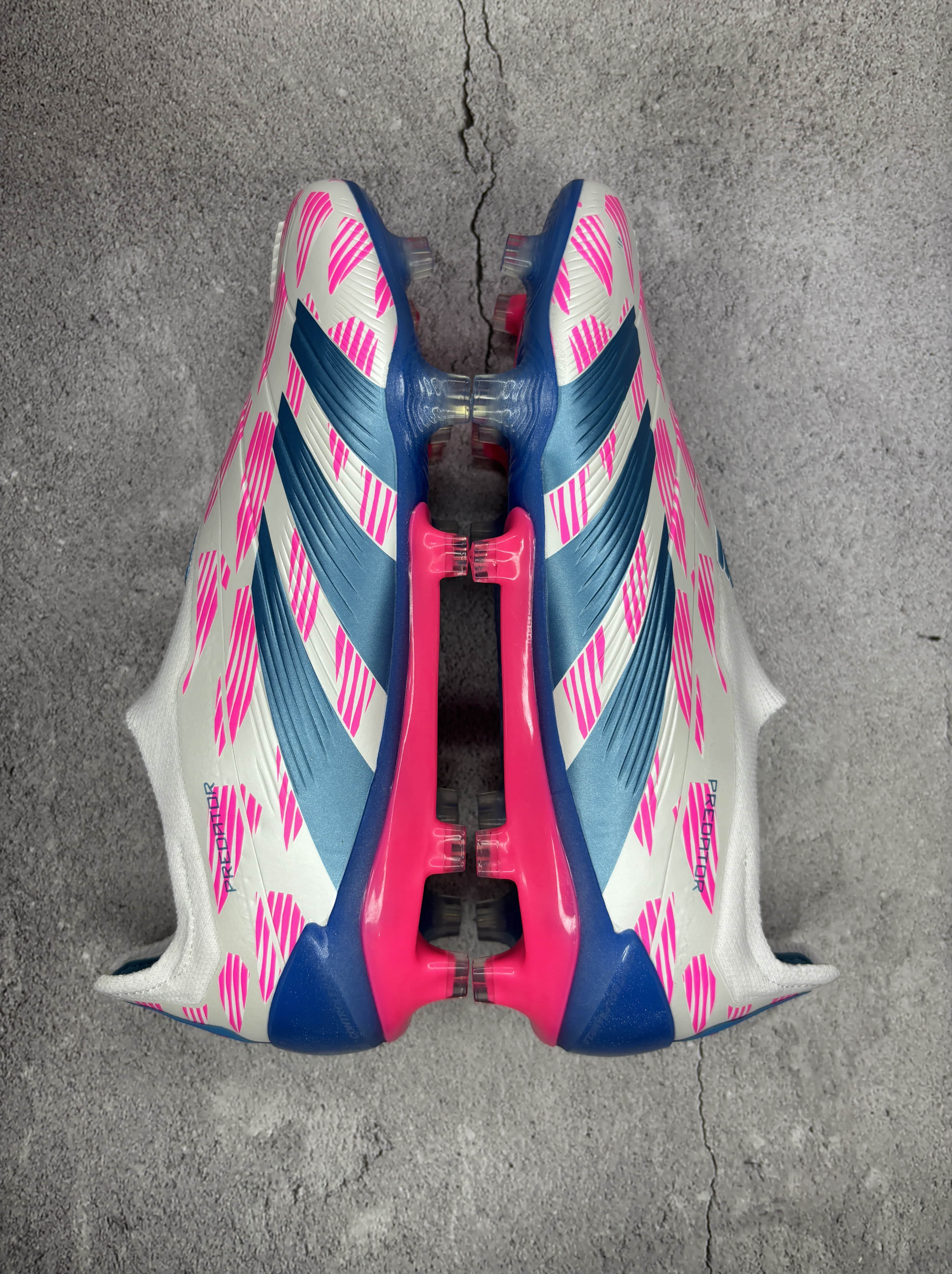 Predator 30 Bluepink Colourway Laceless