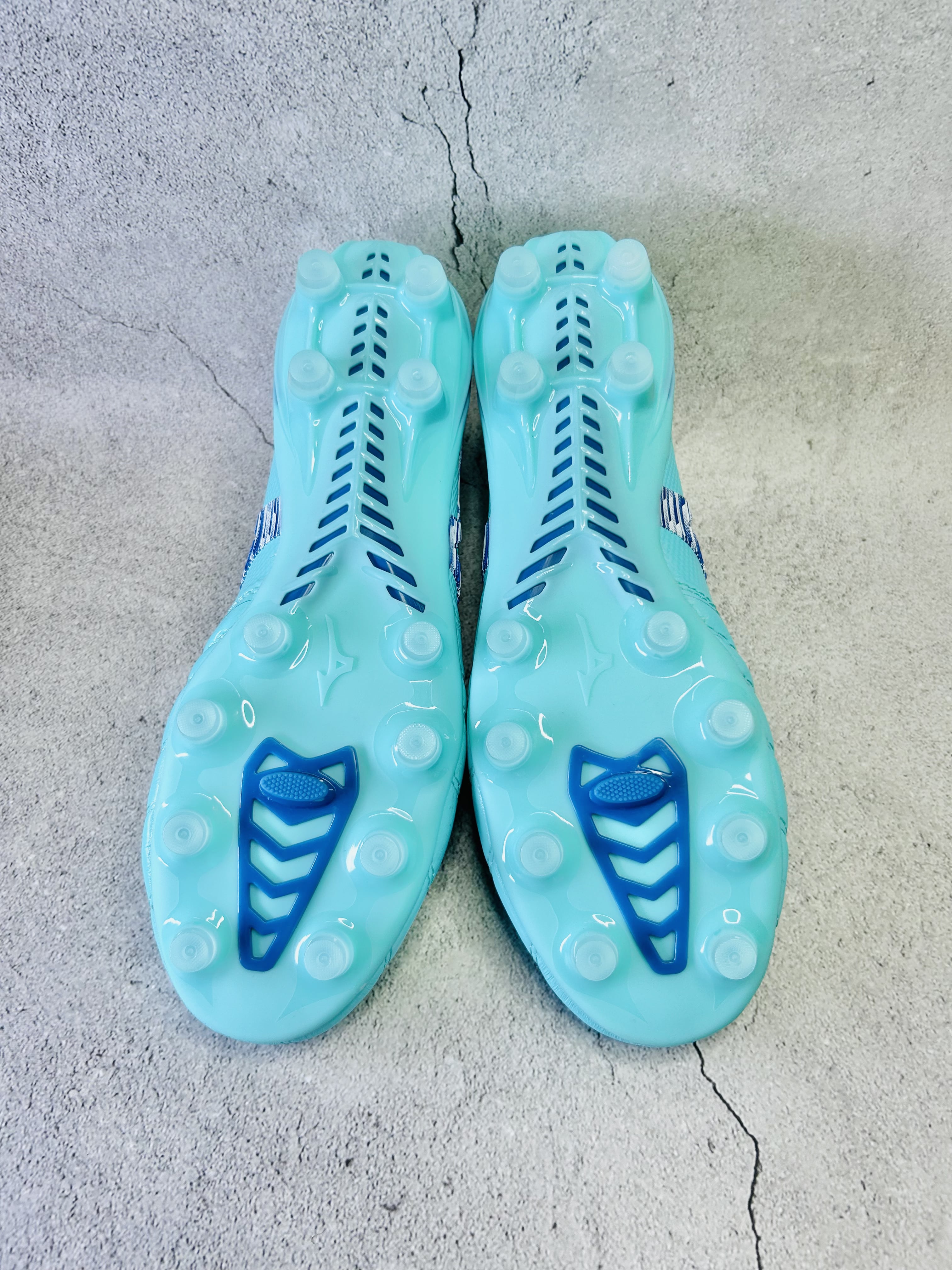 Mizuno Sky Blue colourway