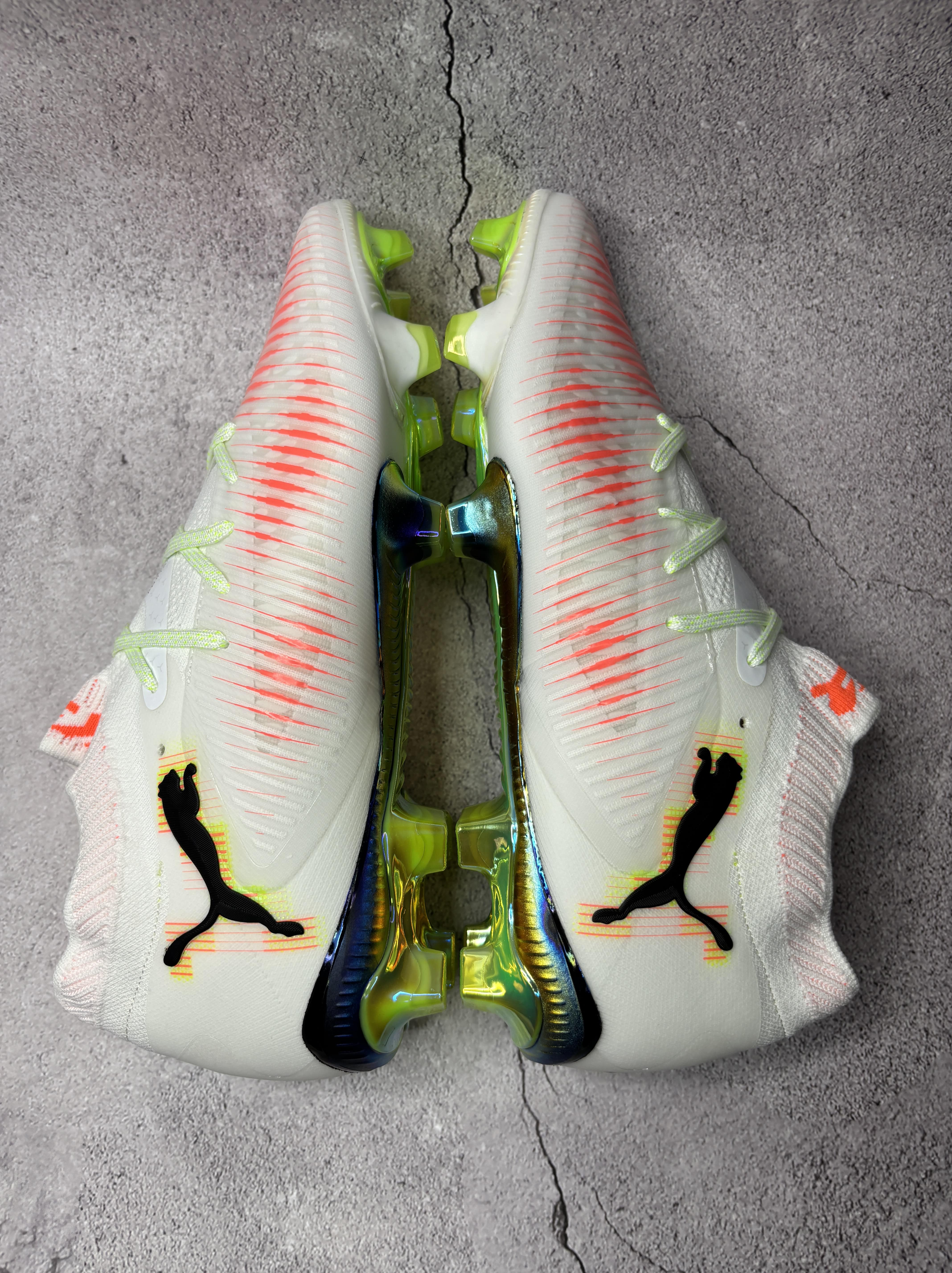 Future 8 white