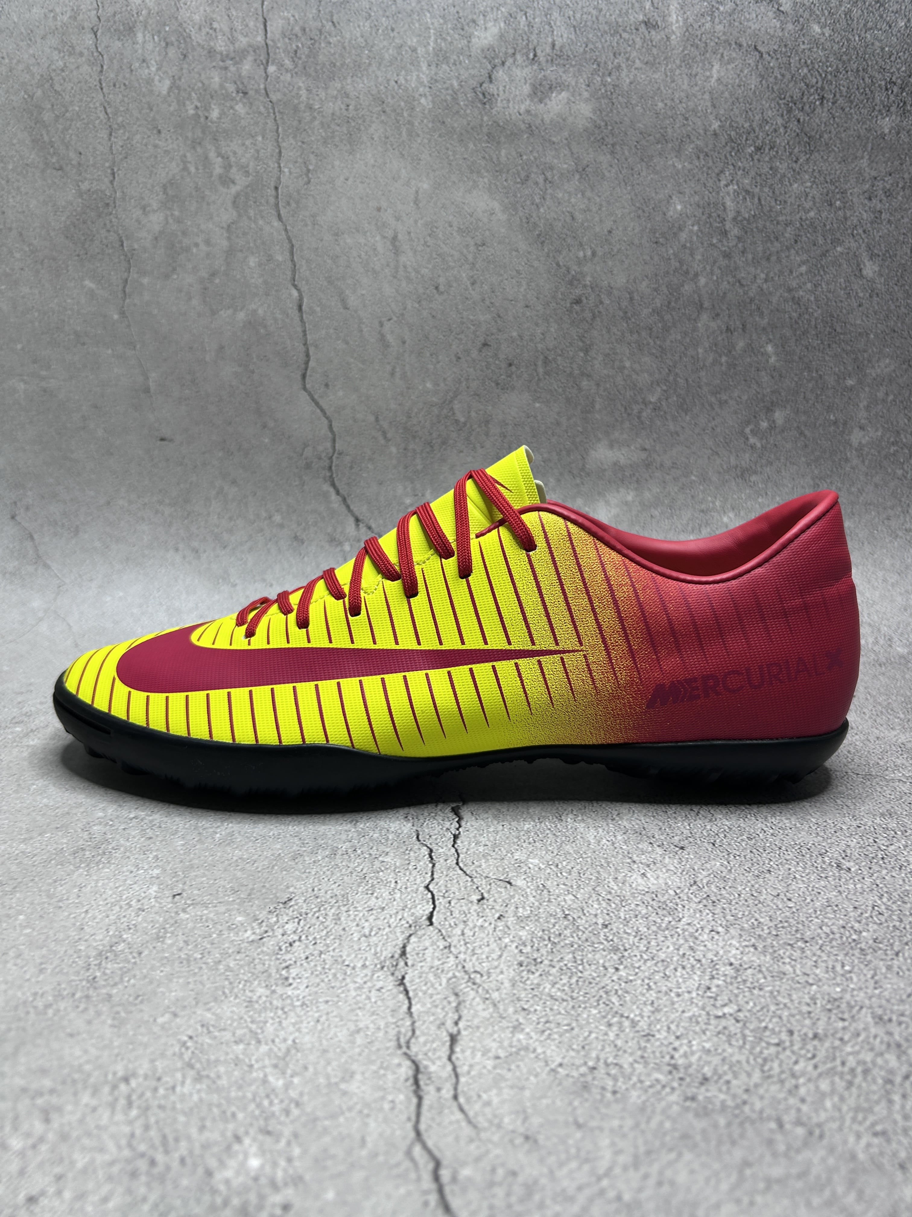Mercurial vapor 11 Yellow red colourway TF