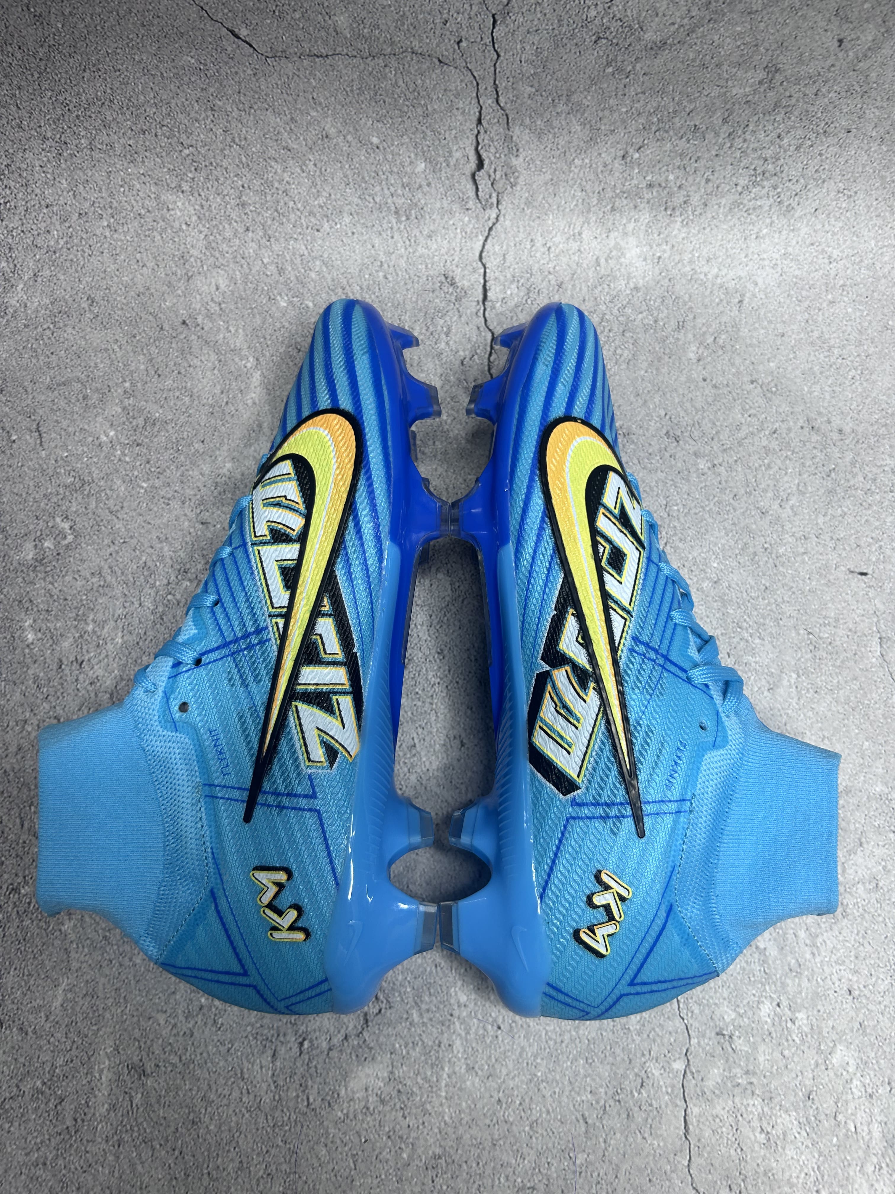 Superfly 9 KM Swoosh Pack