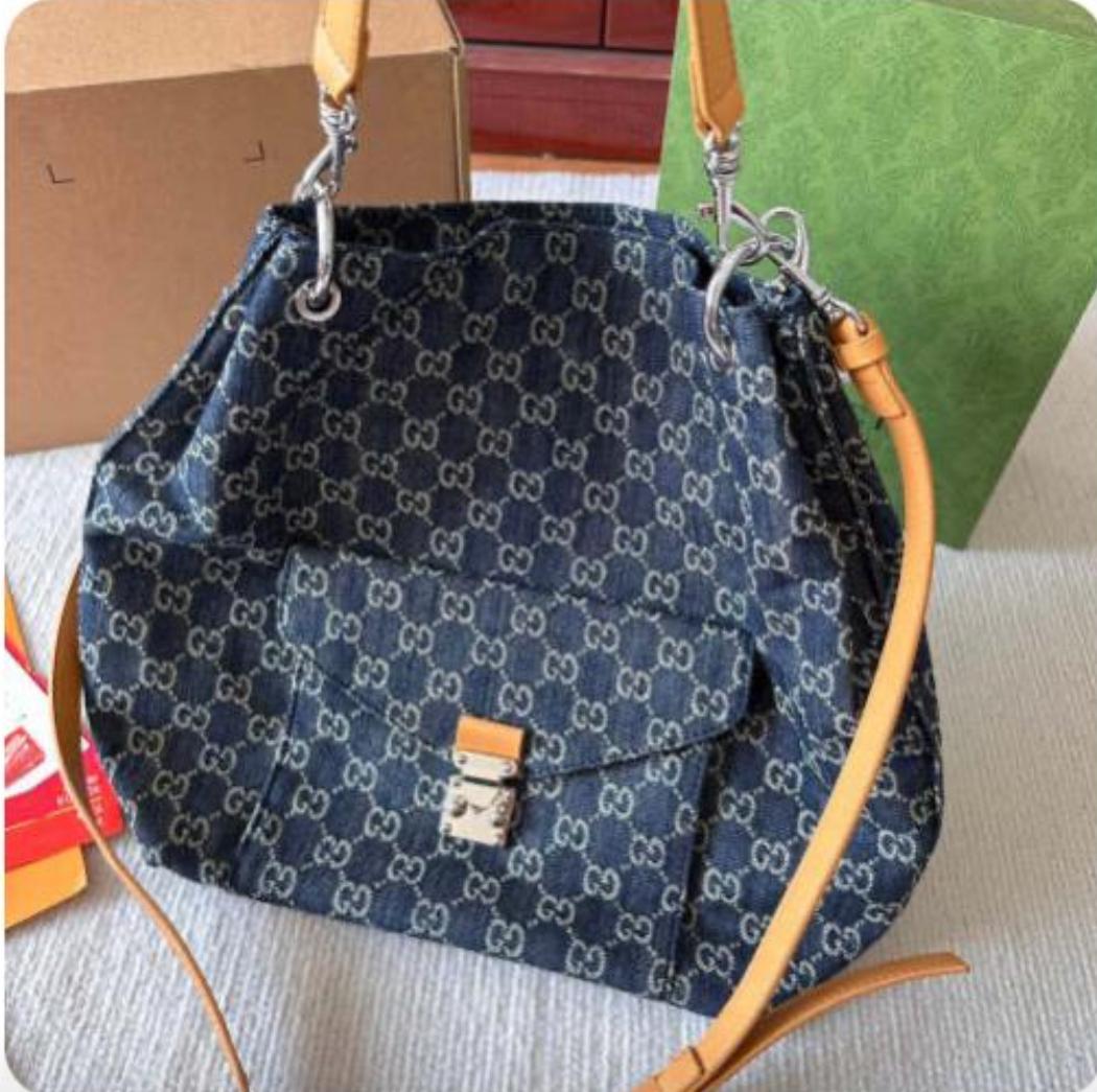 Gucci Shoulder Bag