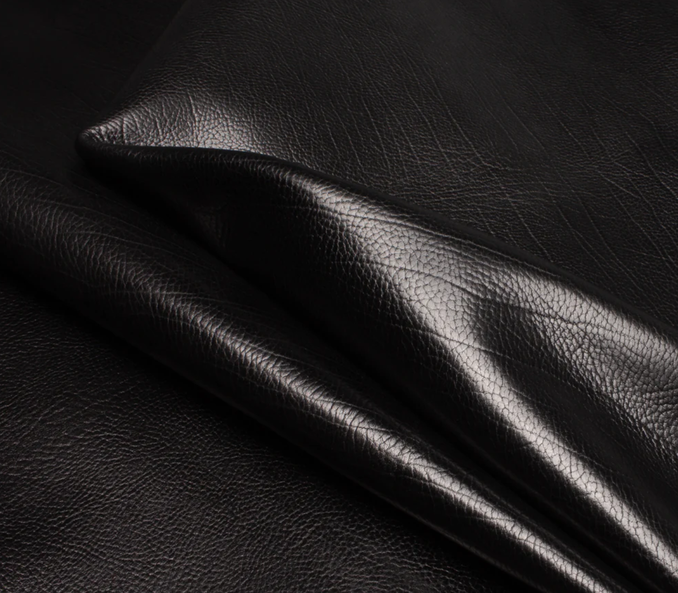 Black Shrunken Grain Leather with Aniline Finish (1.0–1.2 mm)