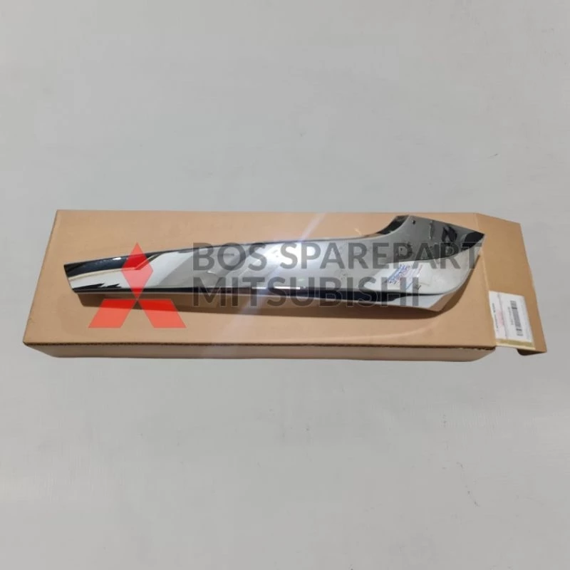 LIST CHROME BUMPER DEPAN KANAN BAWAH NEW PAJERO SPORT 2022 6407A406