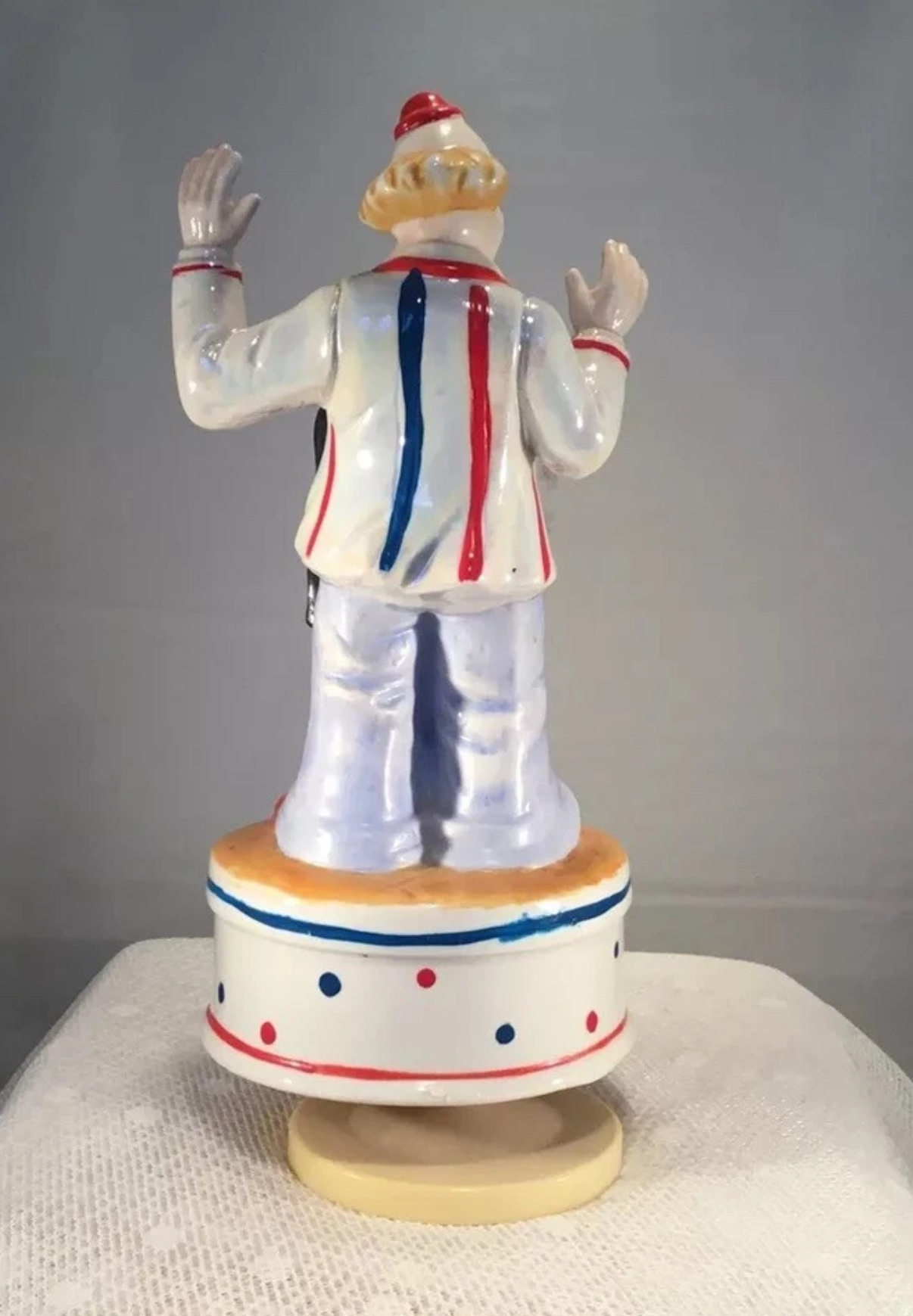 Clown W/View Camera On Tripod And Music Box