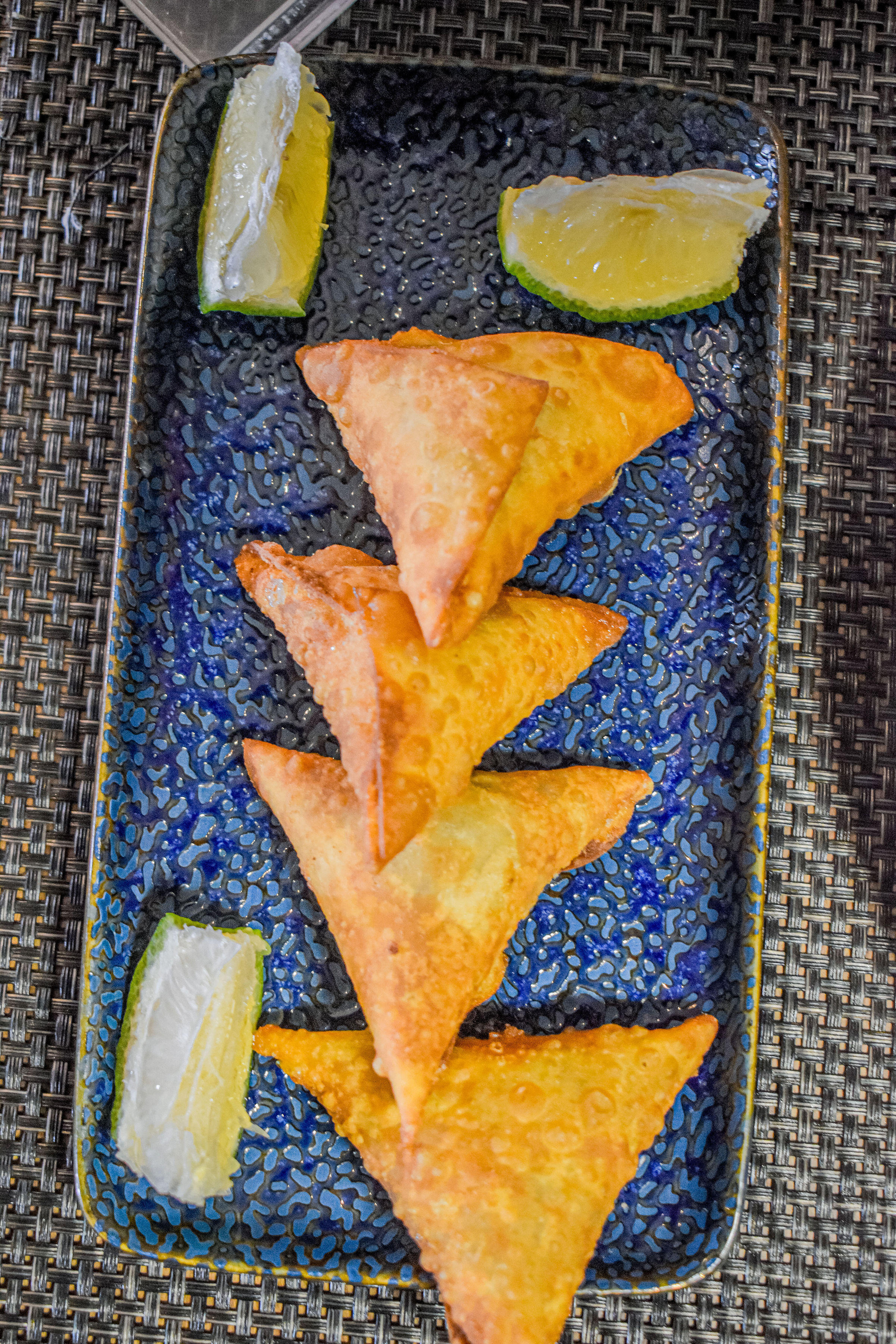 Mini Samosas ( 4 pieces)