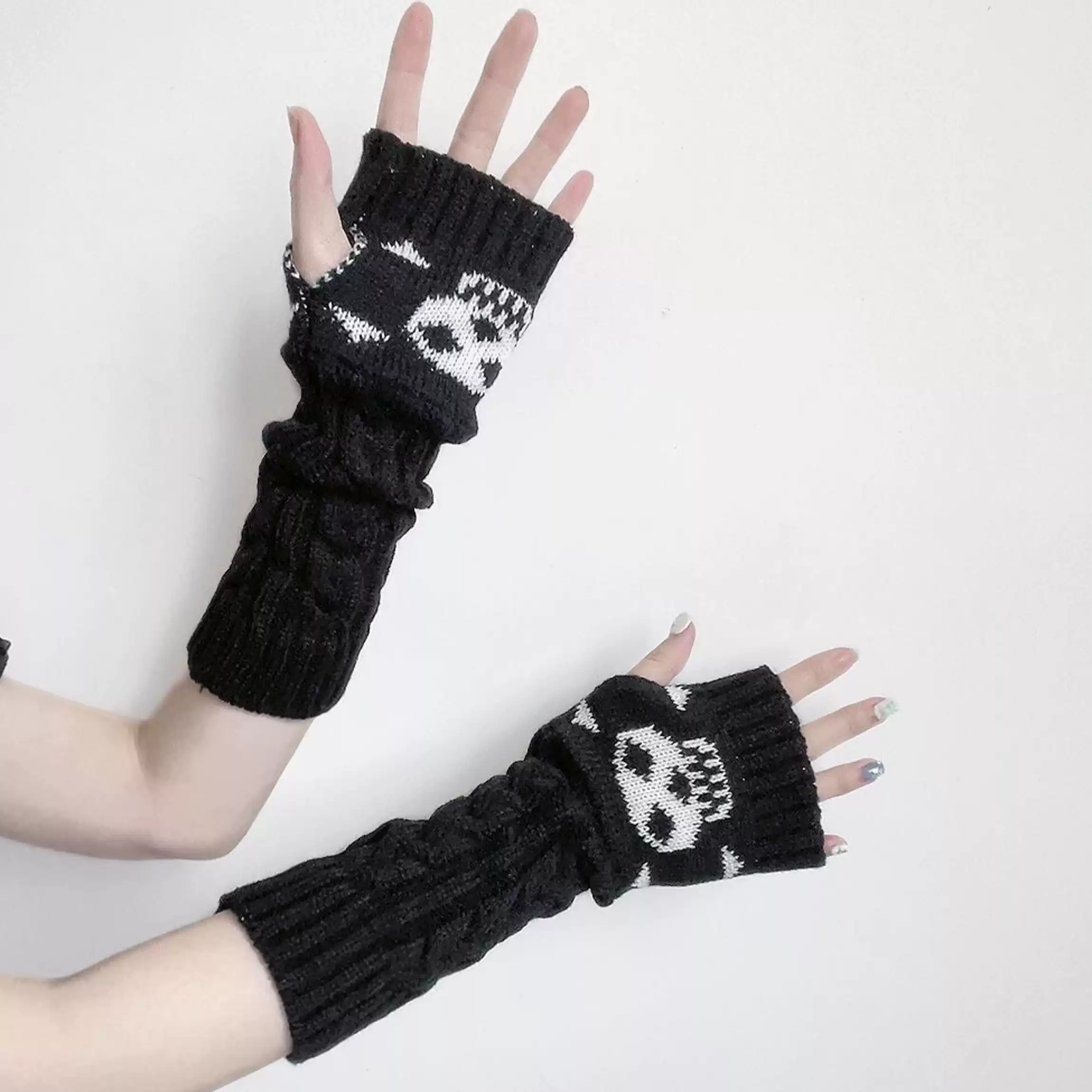 CYBER SKULLS KNITTED GLOVES