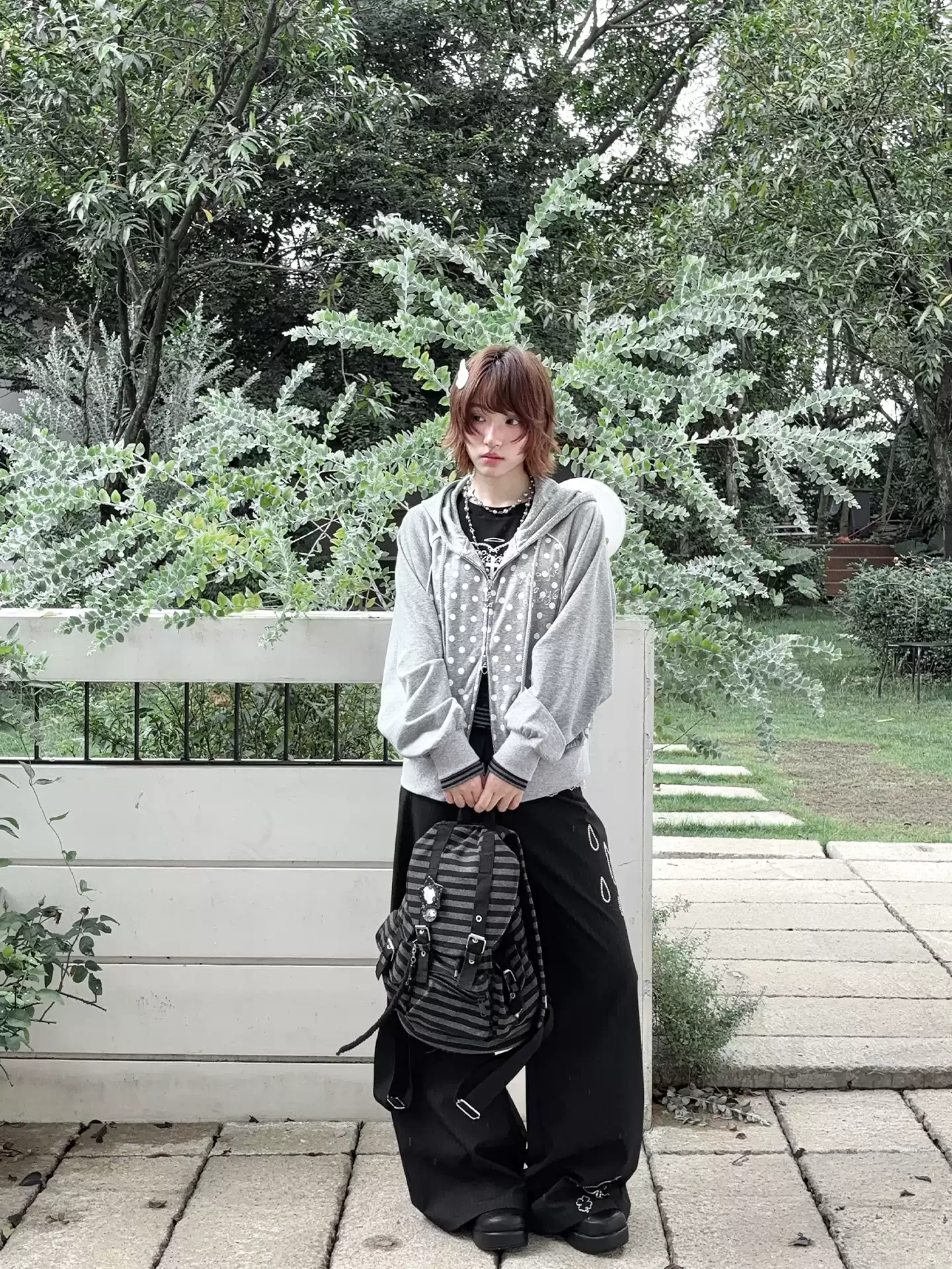 TONE-TONE RHINESTONE RELAXED HOODIE