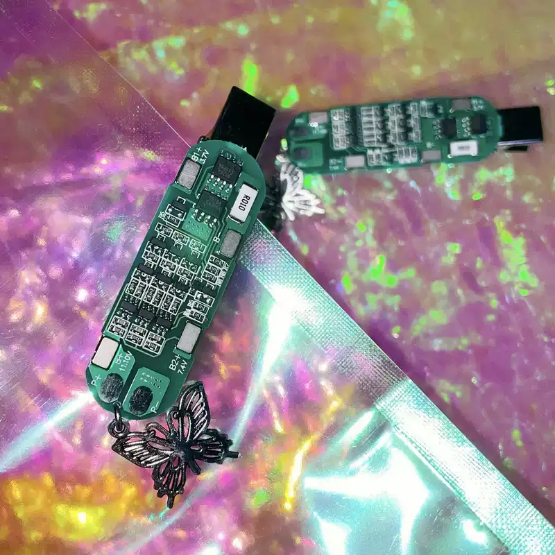 CYBERPUNK CIRCIUT BOARD CLIP SET