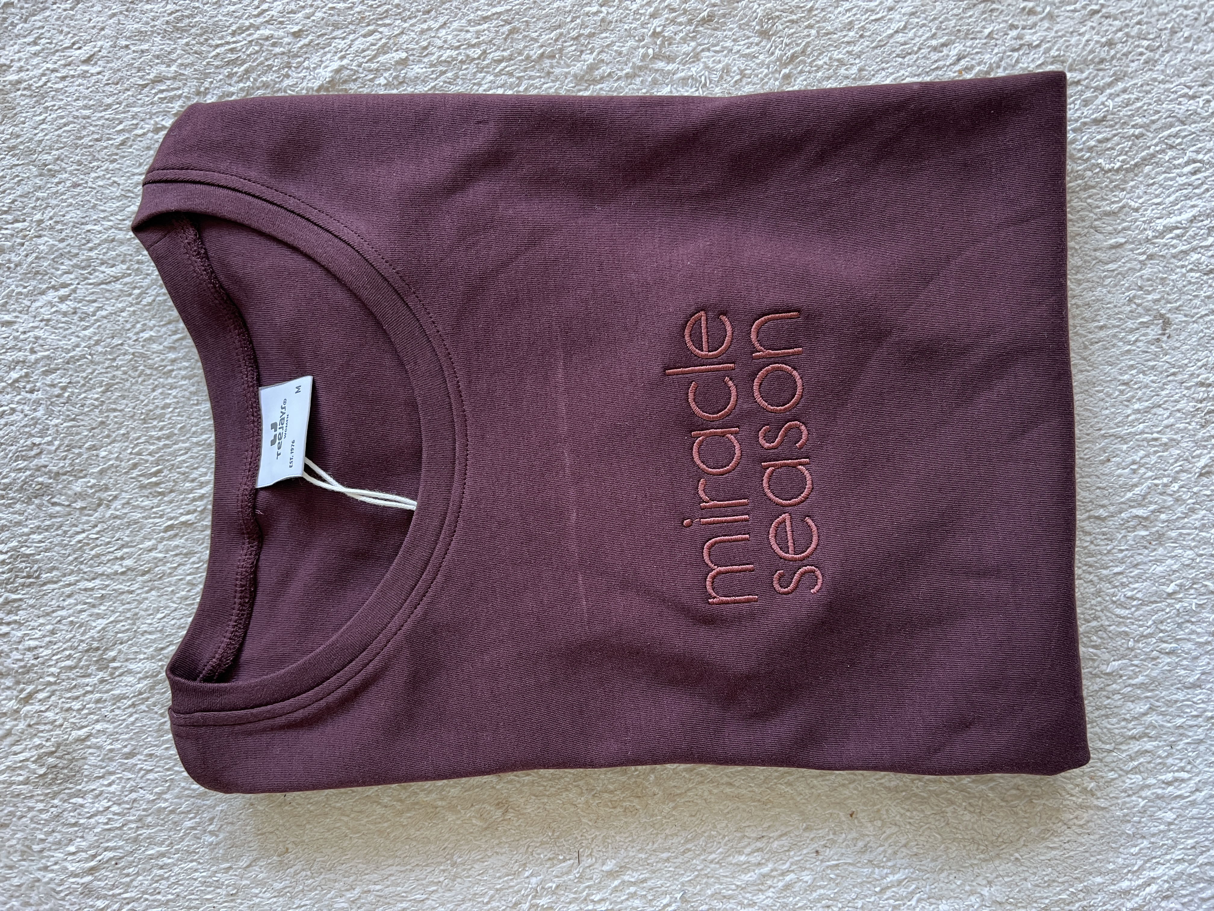 Tricou brodat mesajul Miracle season, mărimea M femei, culoare vișiniu wine