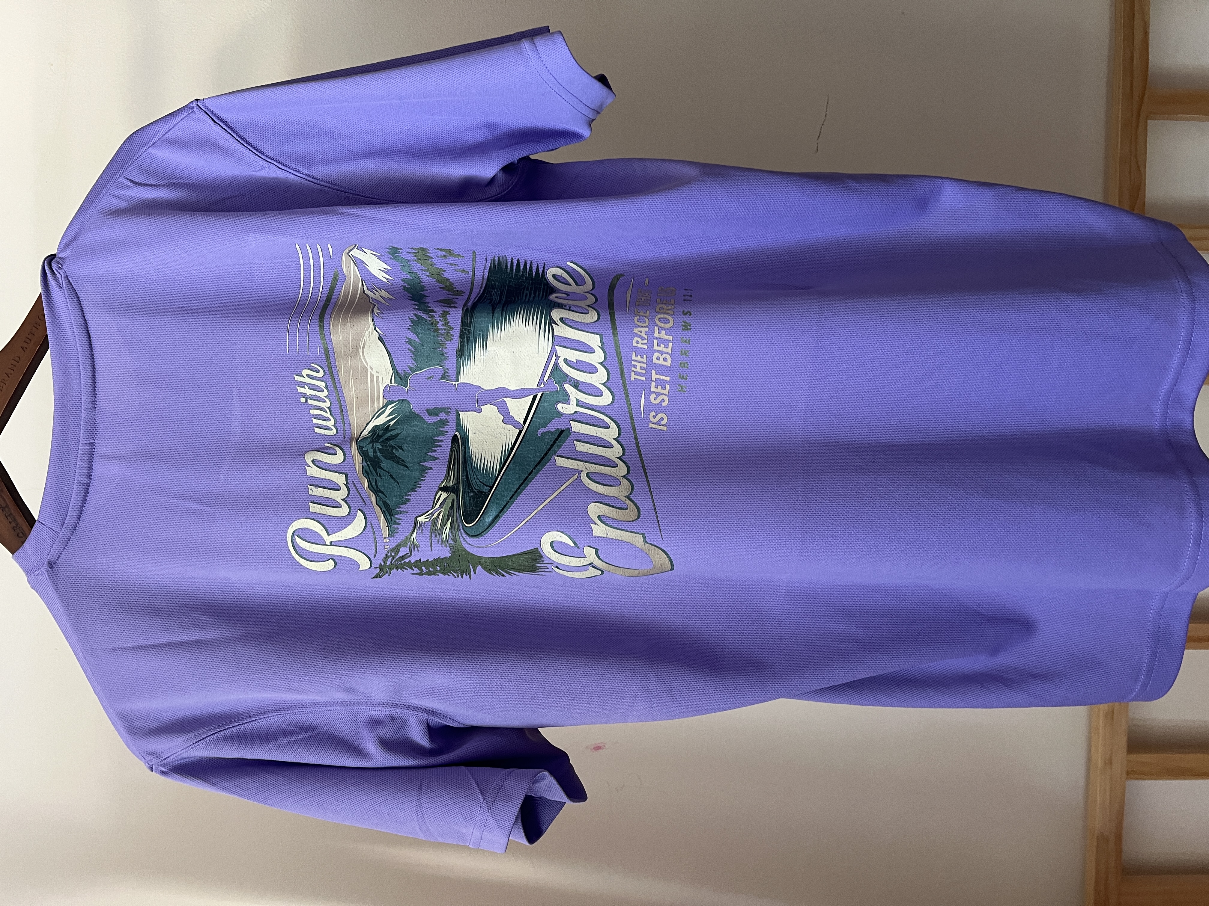 Tricou de alergat, imprimat cu mesajul Run with endurance, mărimea L, culoare mov lavandă