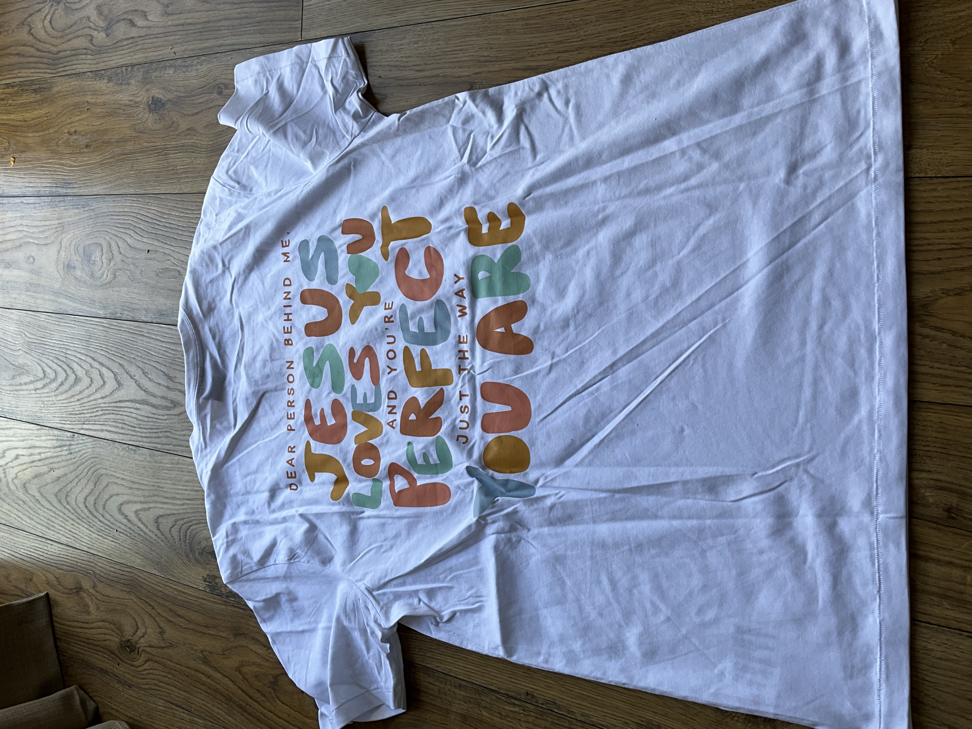 Tricou imprimat cu mesajul Jesus loves you, mărimea XL, culoare alb