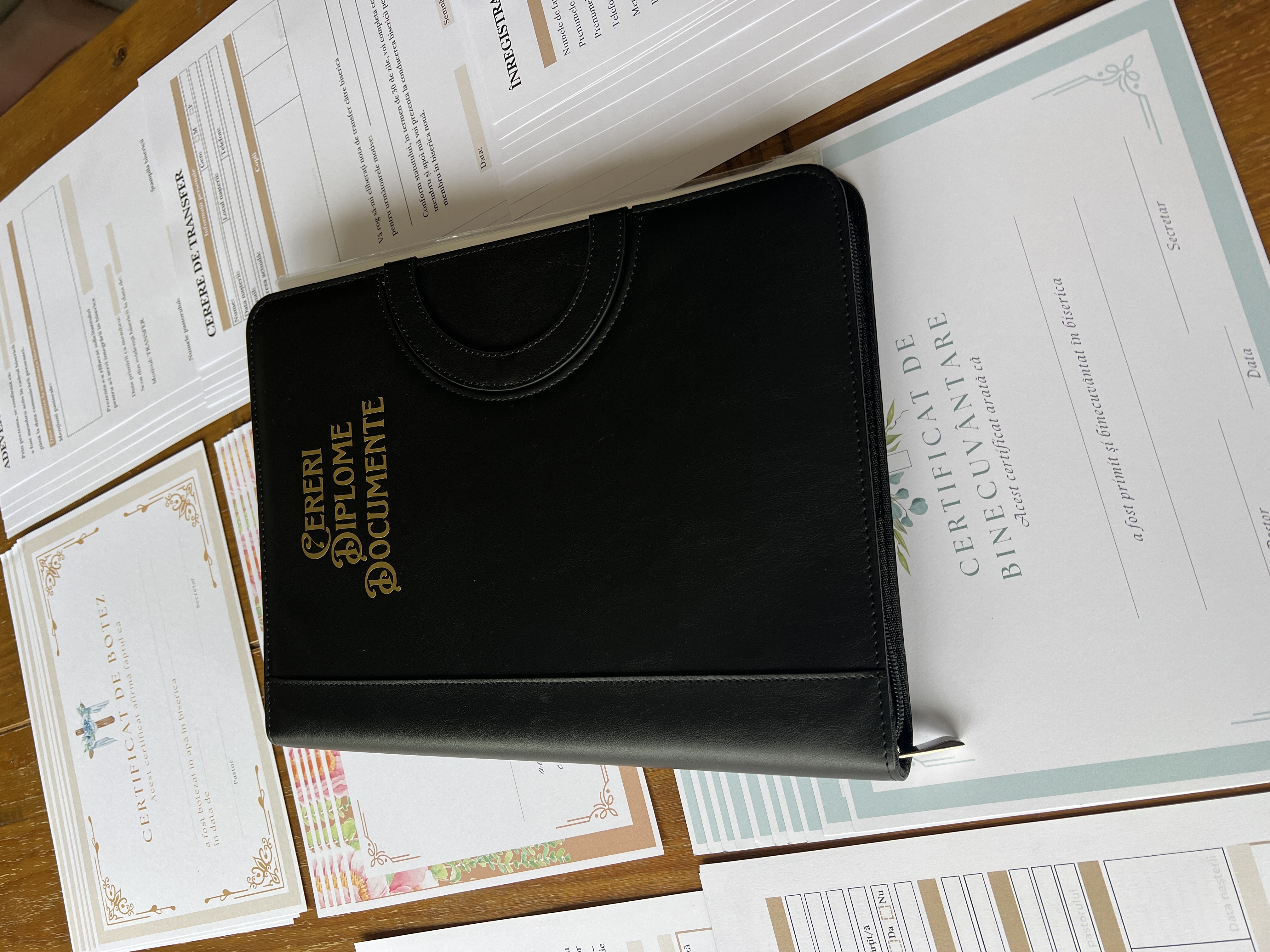 Mapă pentru documente cu fermoar (include documente)