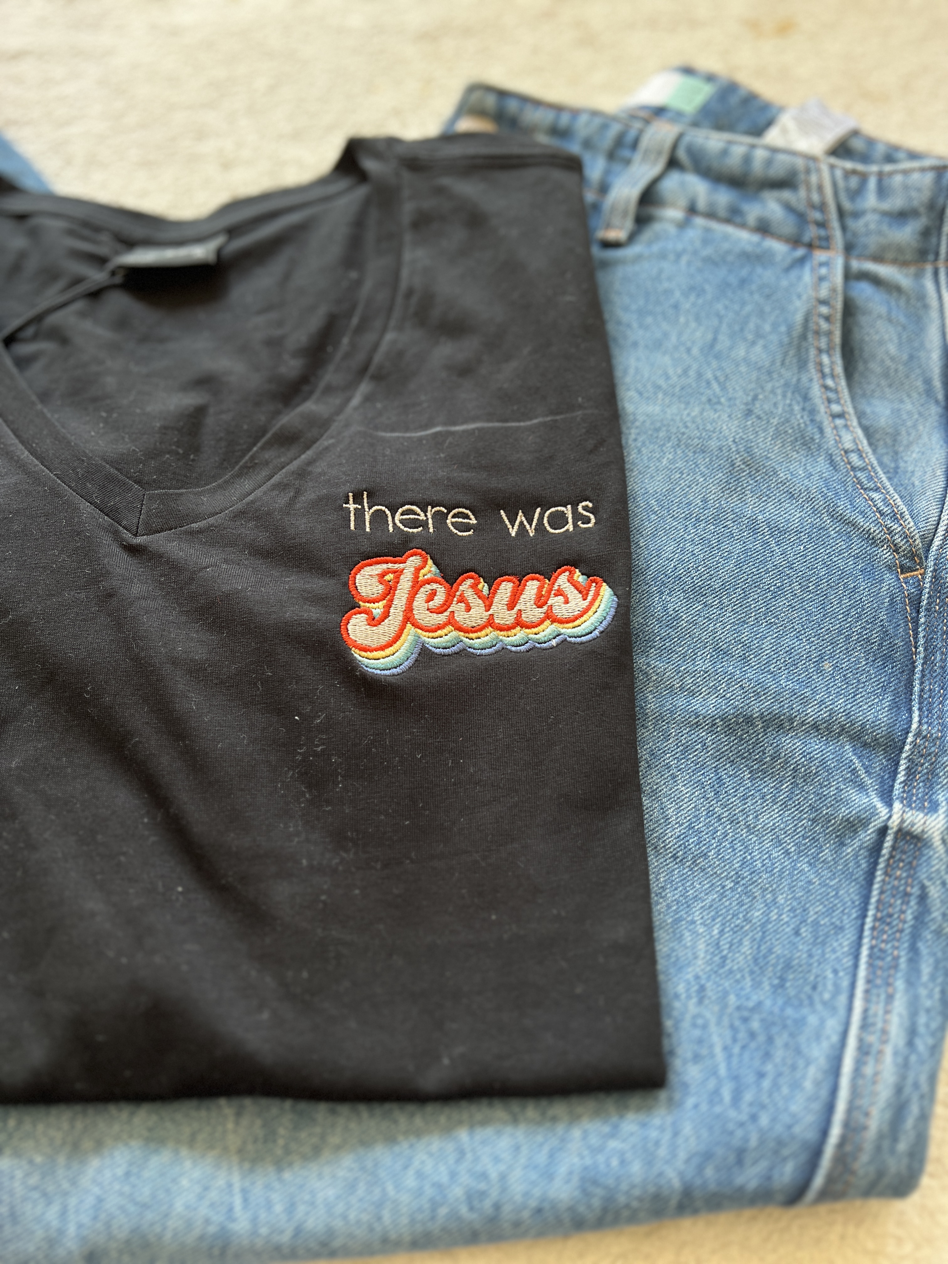 Tricou în V, brodat cu mesajul: There was Jesus, culoare negru, mărimea XL și S