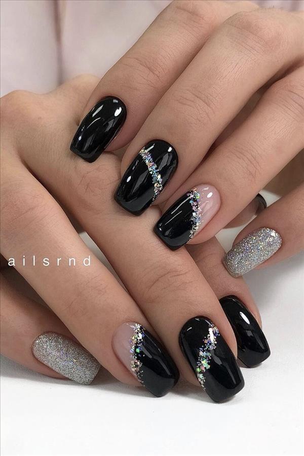 Black Glitter Nail Art