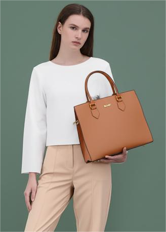 Royal Tote – Where Luxury Meets Everyday Elegance