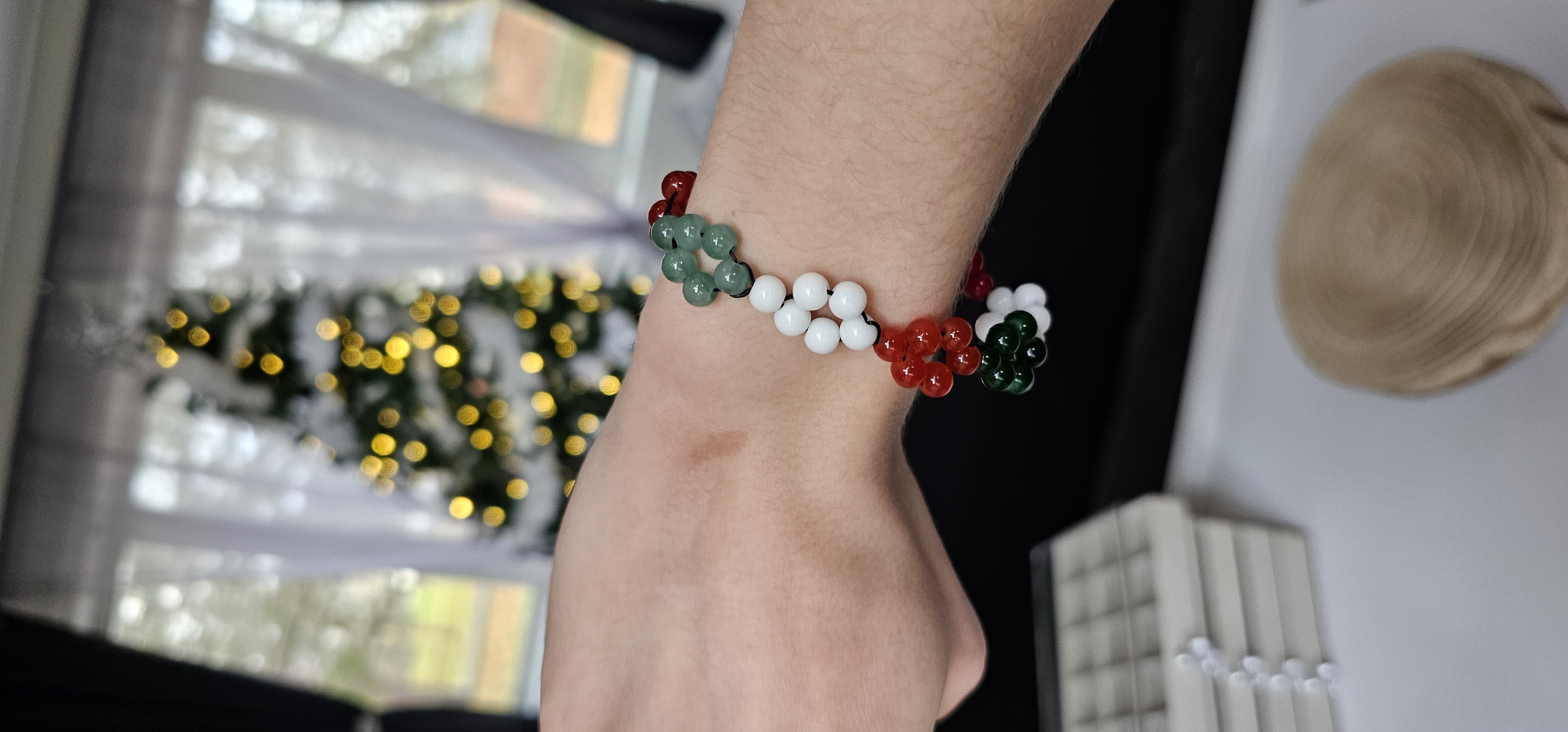 White Green and Red Beaded Bracelet (Christmas Exclusive)