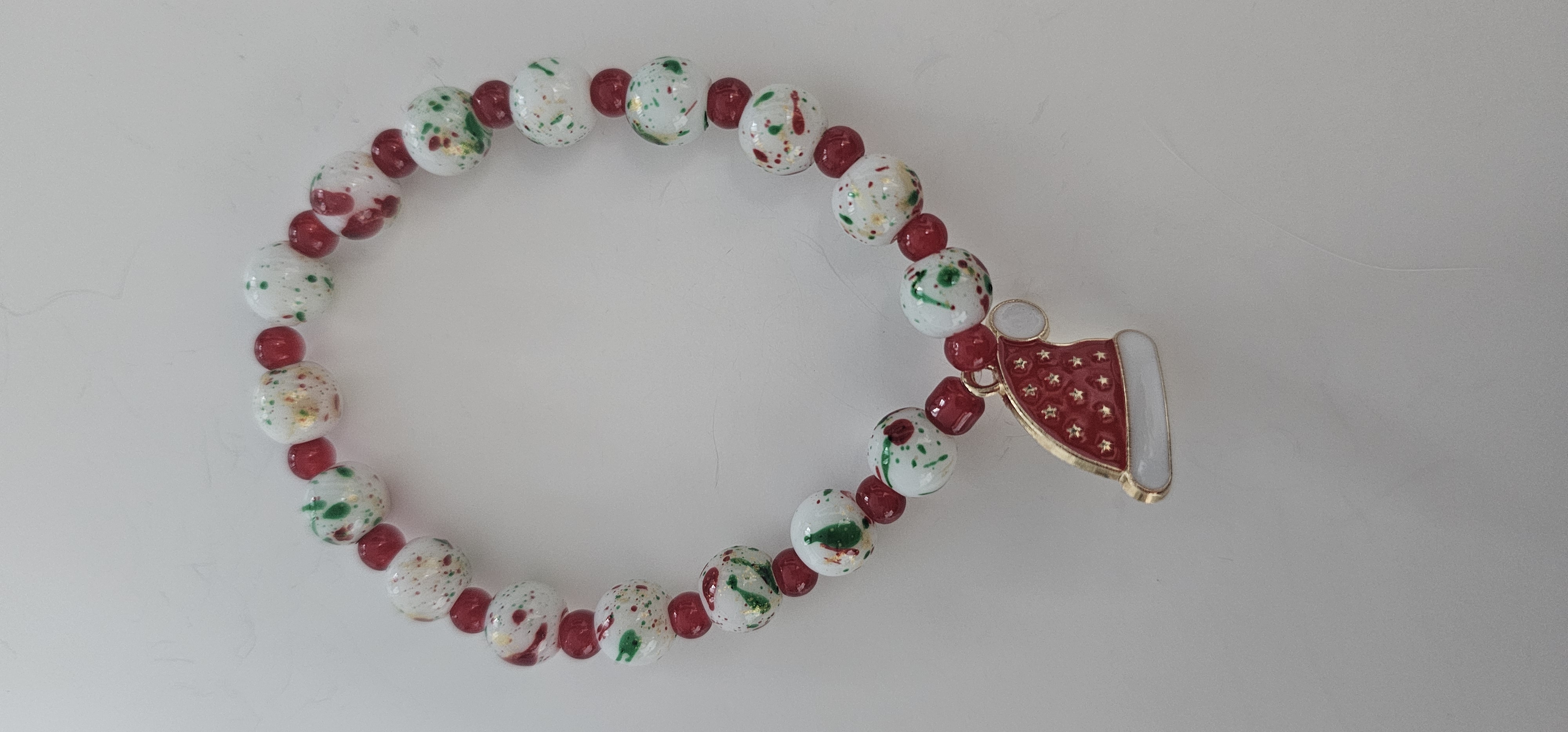 Colorful Beaded Bracelet with Santa Hat Charm (Christmas Exclusive)