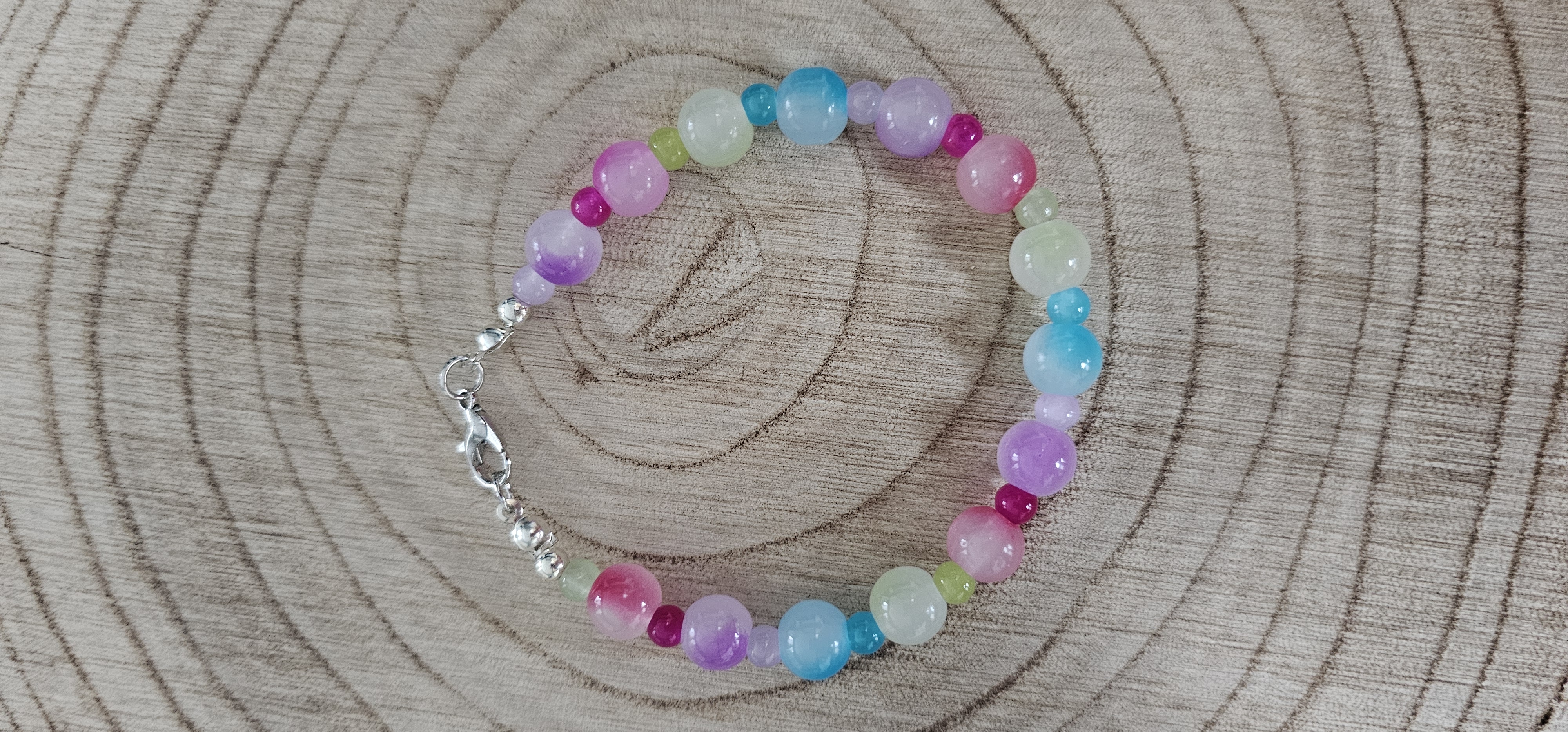 Blue Pink and Green Beaded Bracelet 