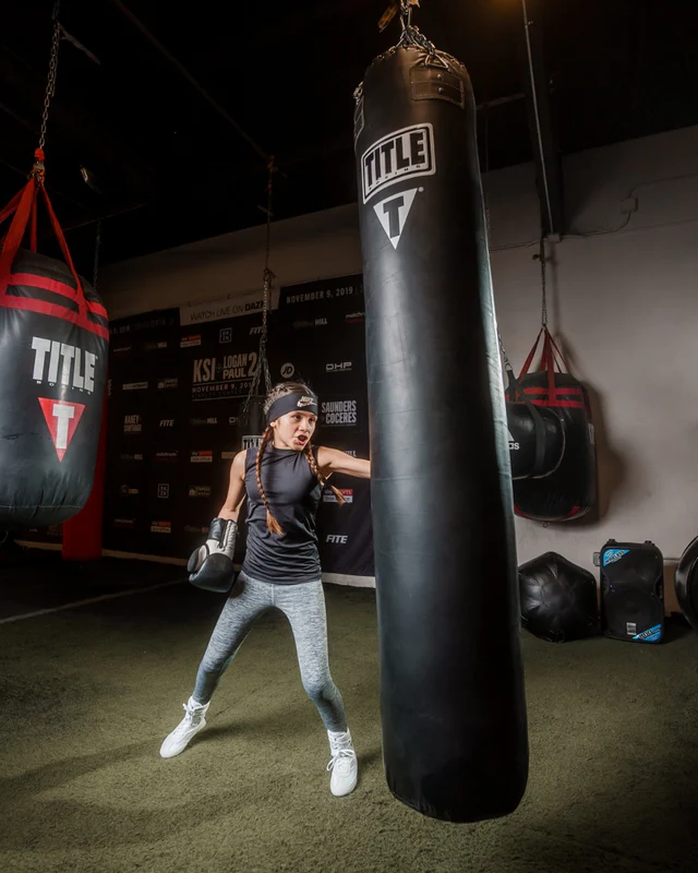Saco Pesado de Cuero Tipo Thai – Title Boxing 100lb, 1.8M